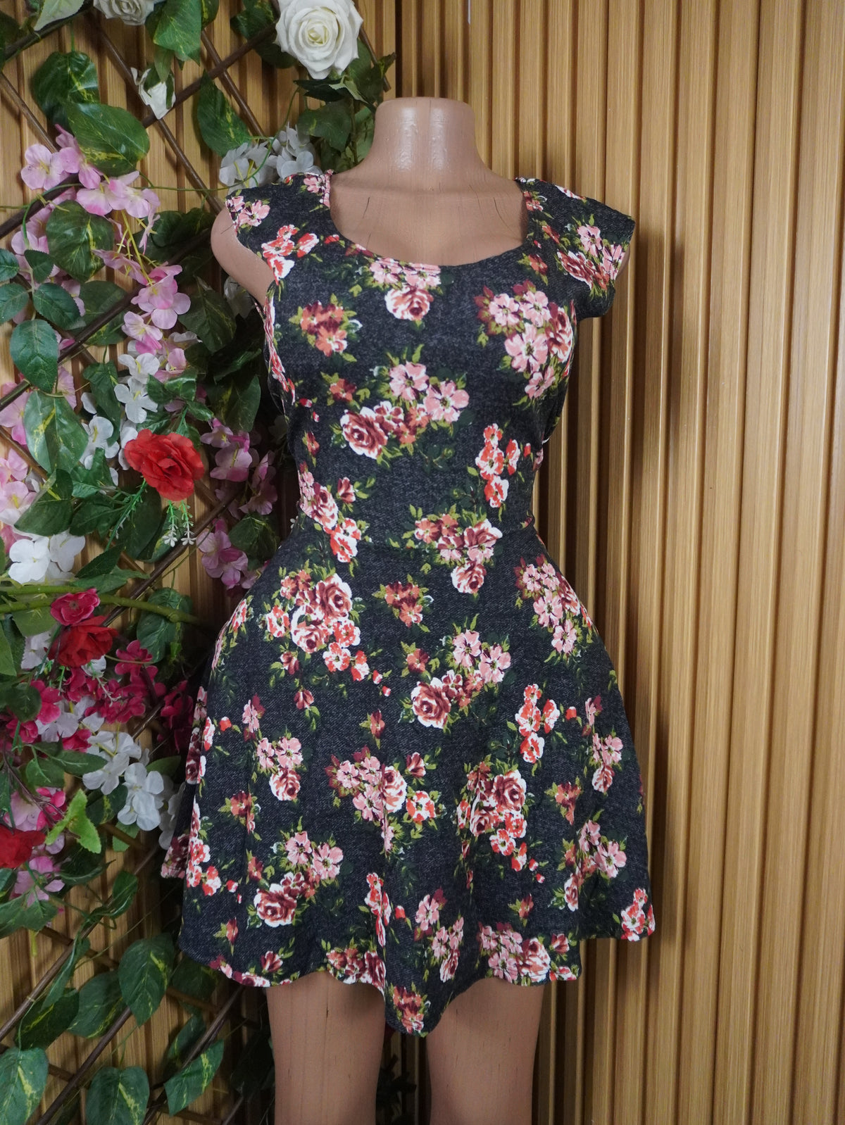 Robe évasée sans manches imprim&e fleurie-M