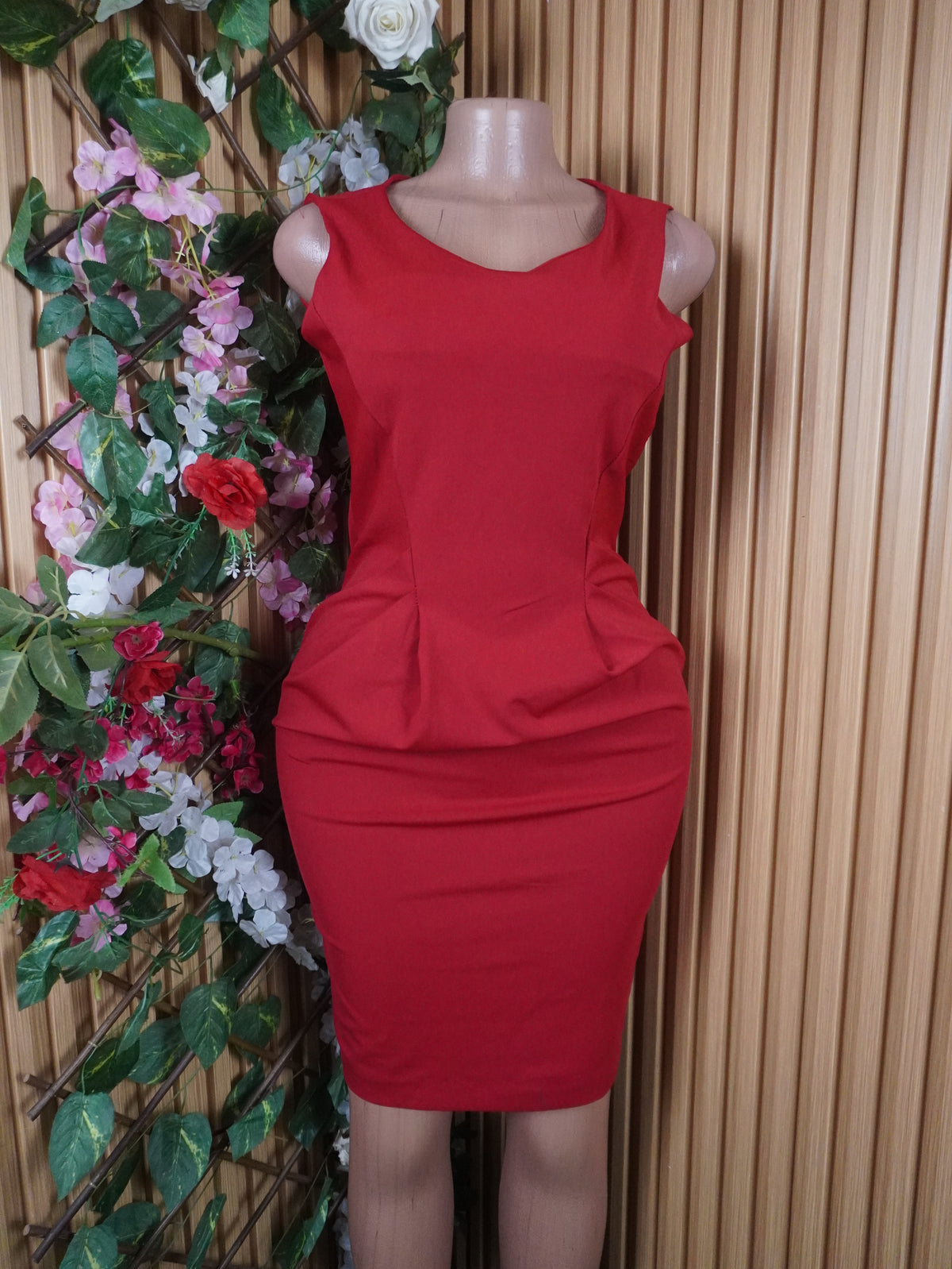 Robe moulante sans manches décolletée-S