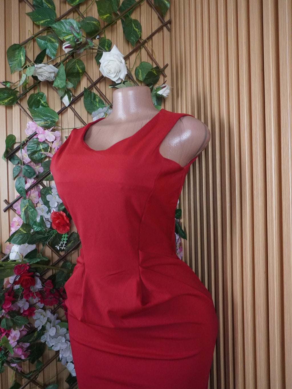 Robe moulante sans manches décolletée-S