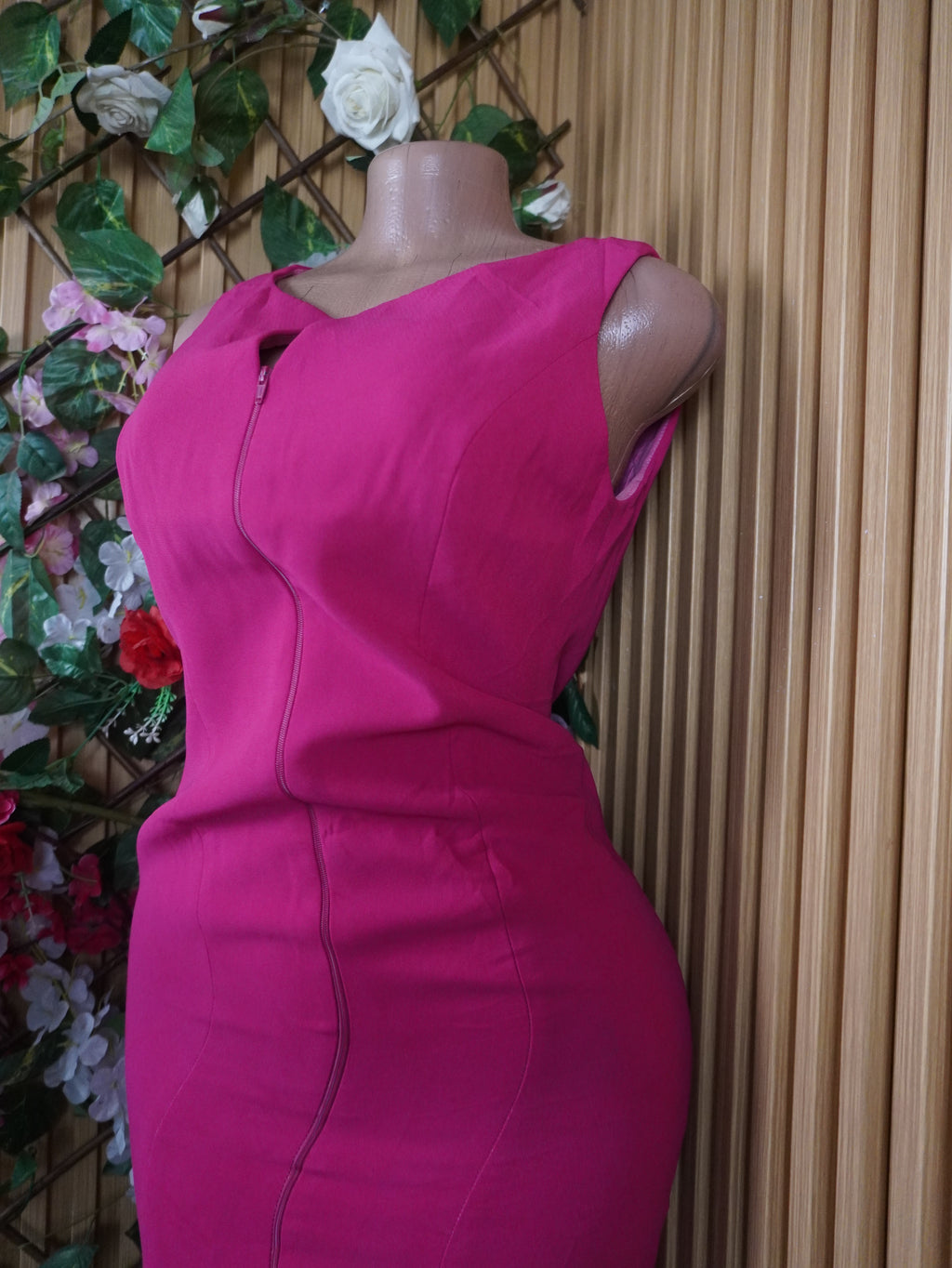 Robe moulante sans manches avec tirette-S