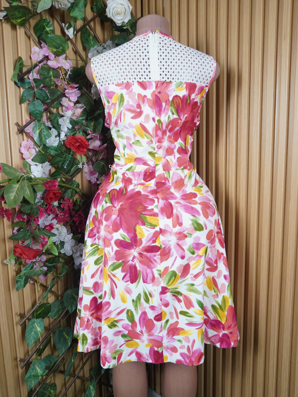 Robe évasée sans manches imprimée fleurie décolletée-L