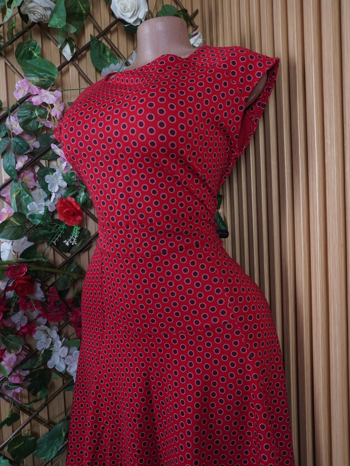 Robe évasée manches courtes décollectée-S