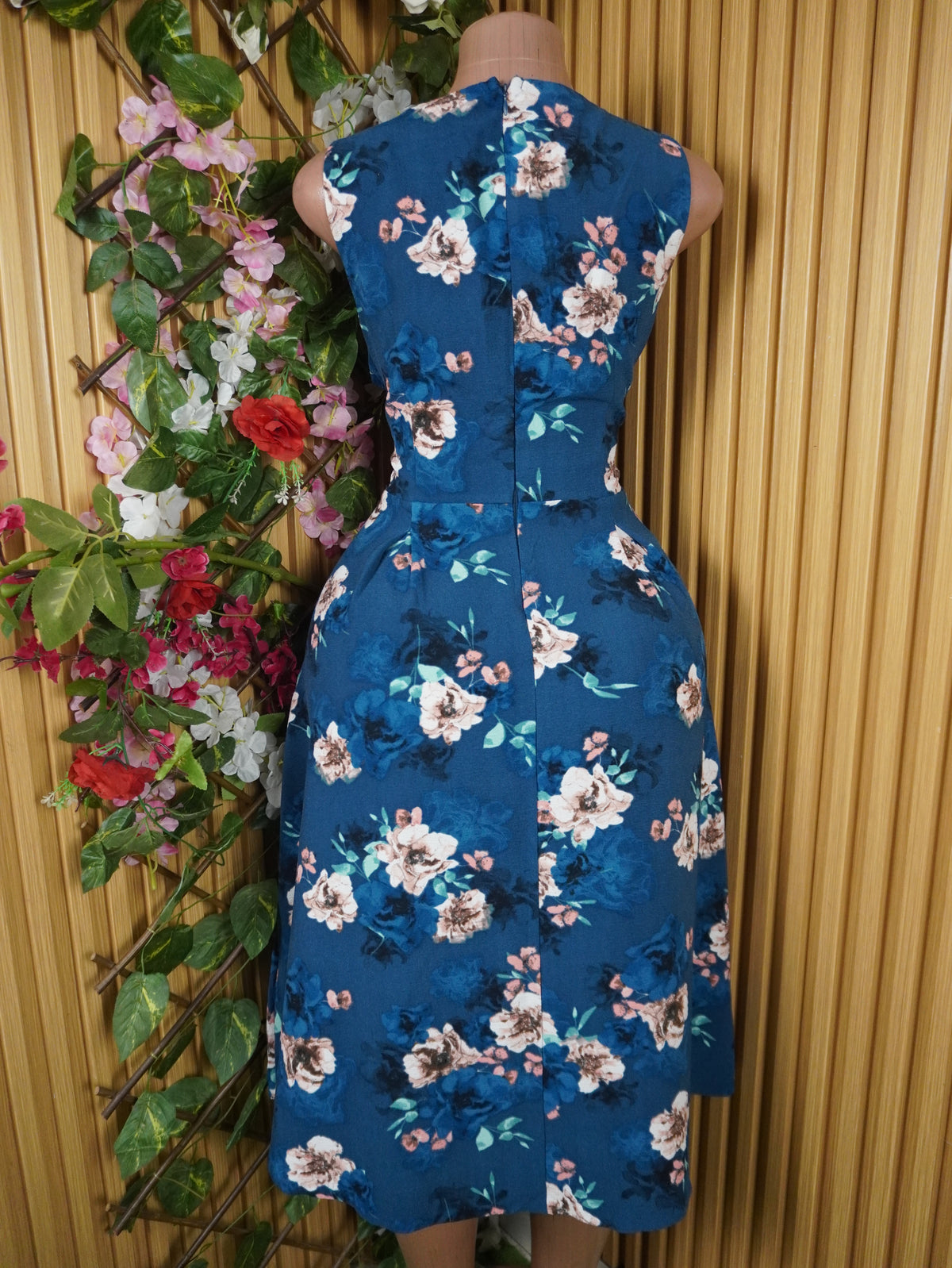 Robe évasée sans manches imprimée fleurie-L