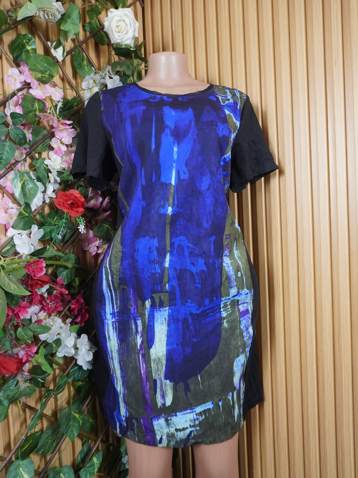 Robe évasée sans courtes décollectée motif deux temps-L