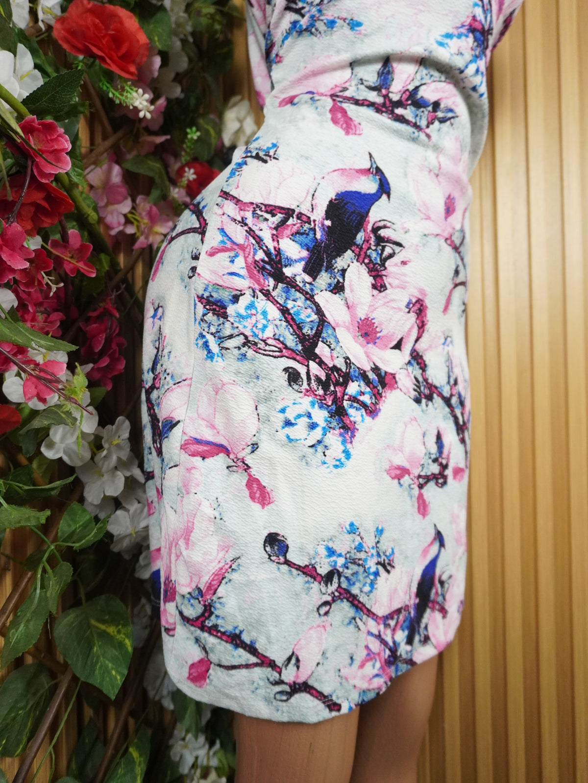 Robe moulante sans manches imprimée fleurie décolletée-L