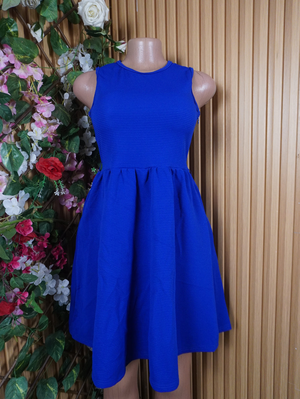 Robe évasée sans manches plisséé-S