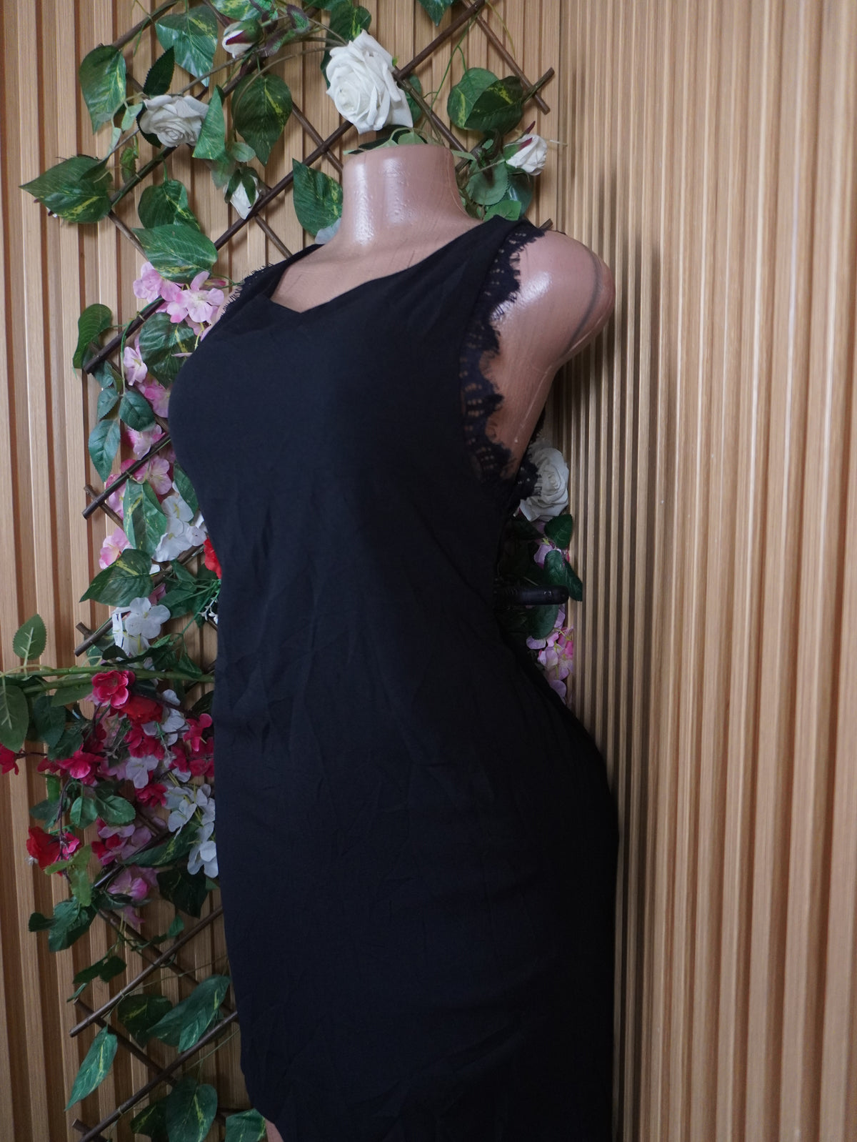 Robe évasée sans manches décolletée-M