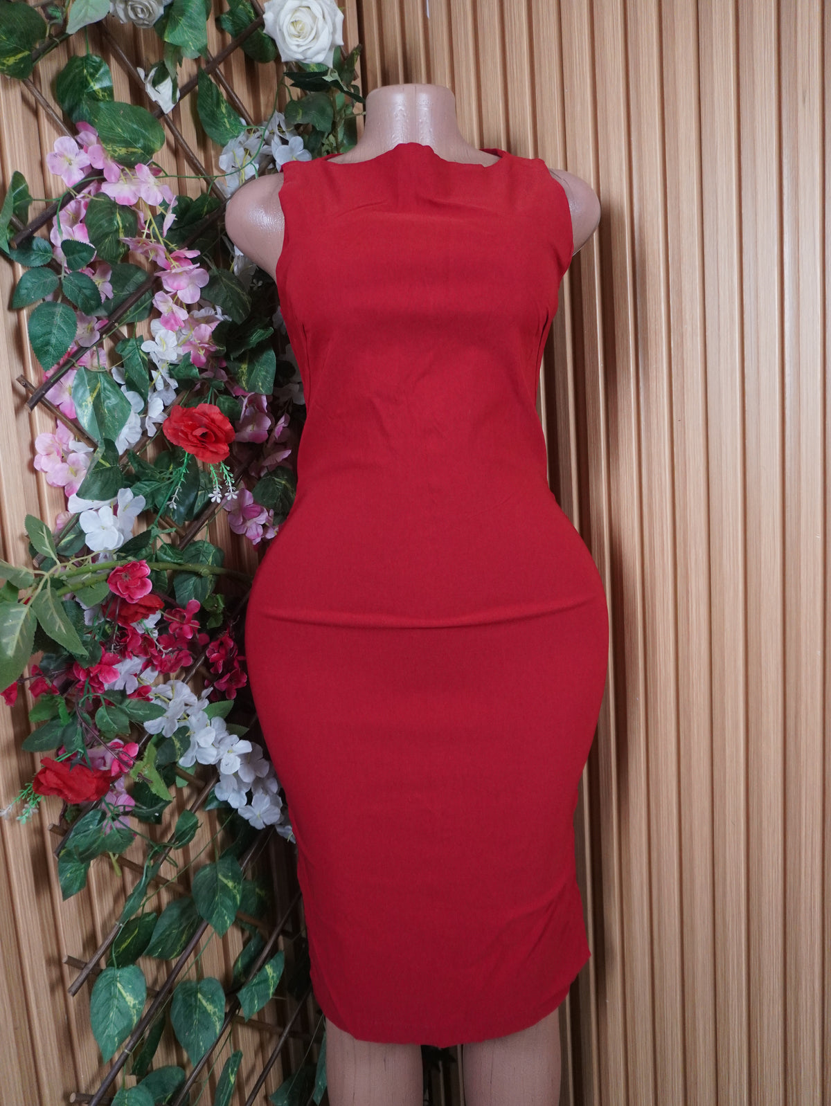 Robe moulante sans manches décolletée-S