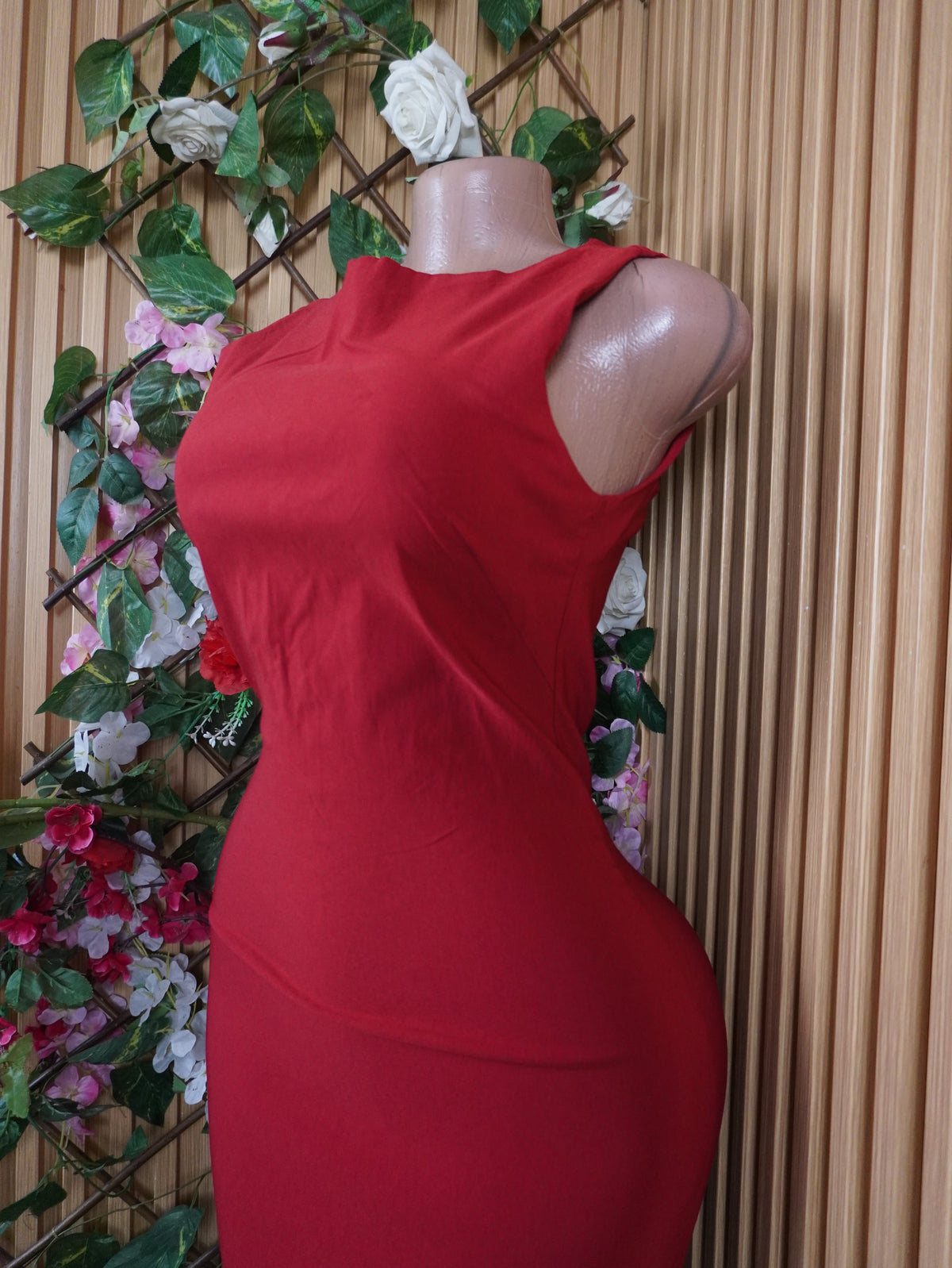 Robe moulante sans manches décolletée-S
