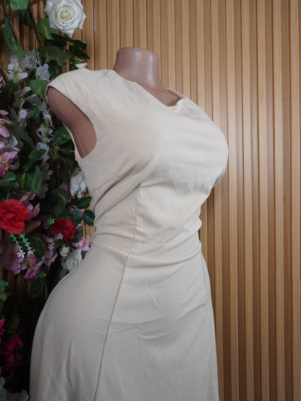 Robe évasée mi-longue sans manches décolletée-L