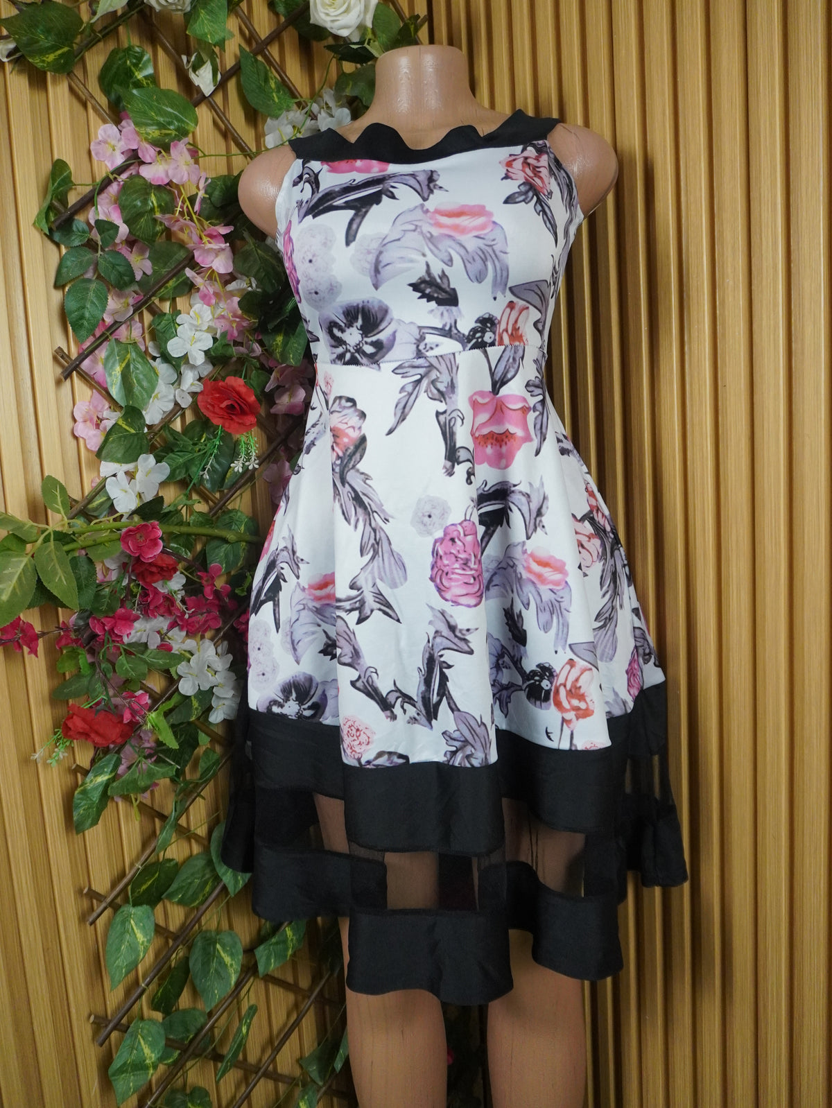 Robe évasée sans manches imprimée fleurie-M