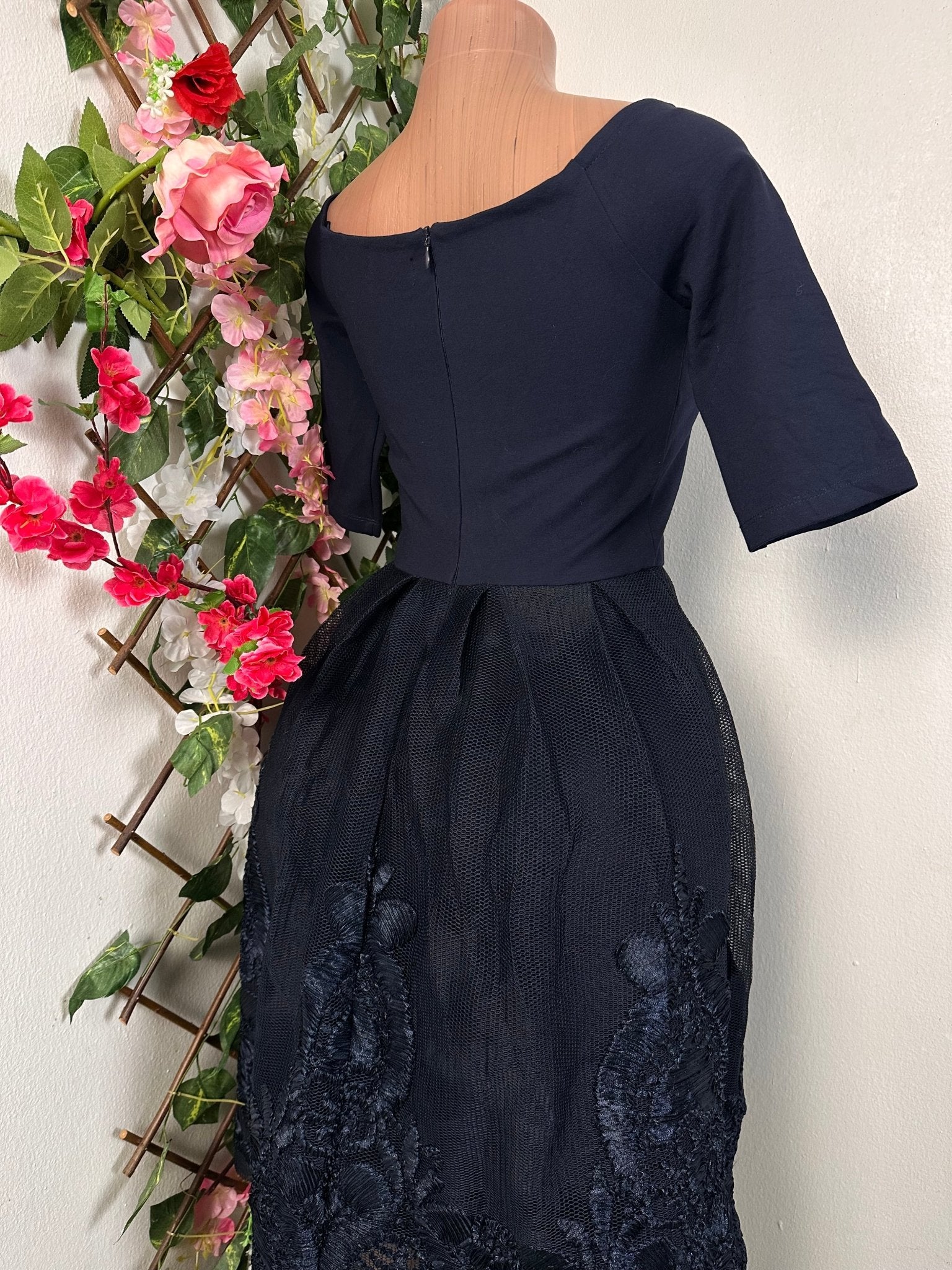 Robe mi longue en toile évasée d'écolleté halter manche courte - Perluna Store