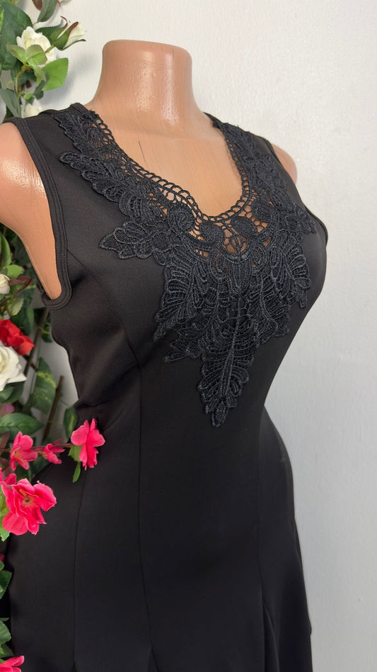 Robe évasé sans manche décolleté en dentelle - Perluna Store