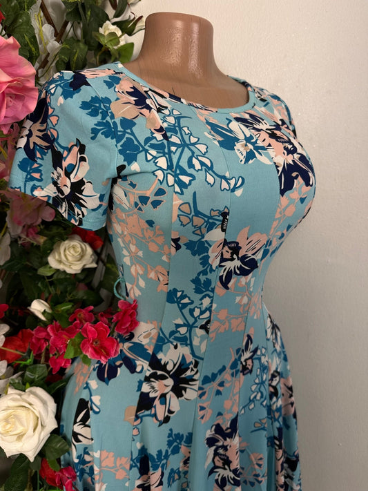 Robe évasée manche courte colle rond - Perluna Store