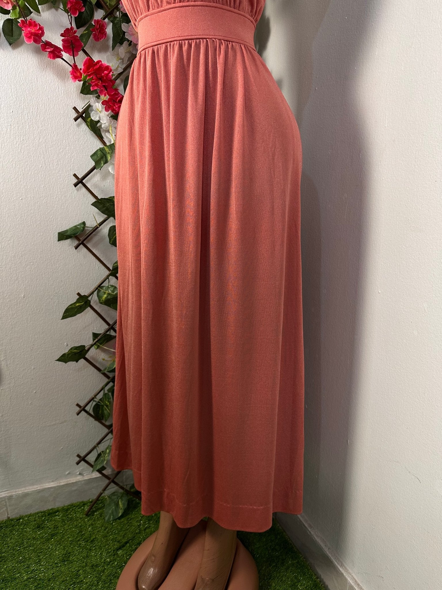 Robe longue élégante à dos dénudé sans manche - Perluna Store