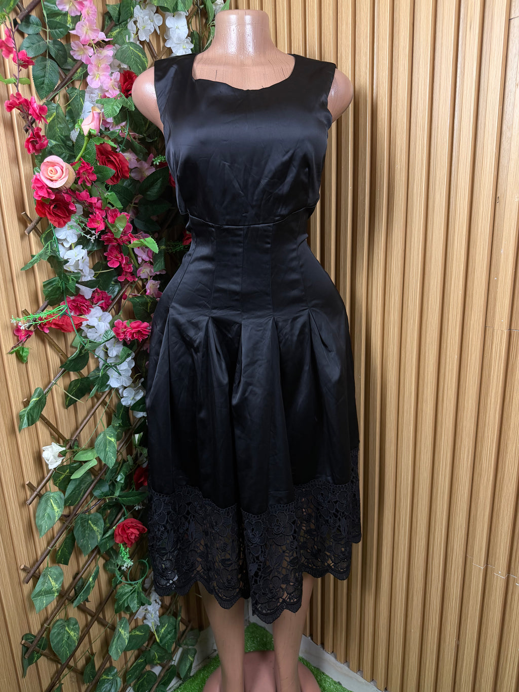 Robe évasée mi longue sans manches longues-M