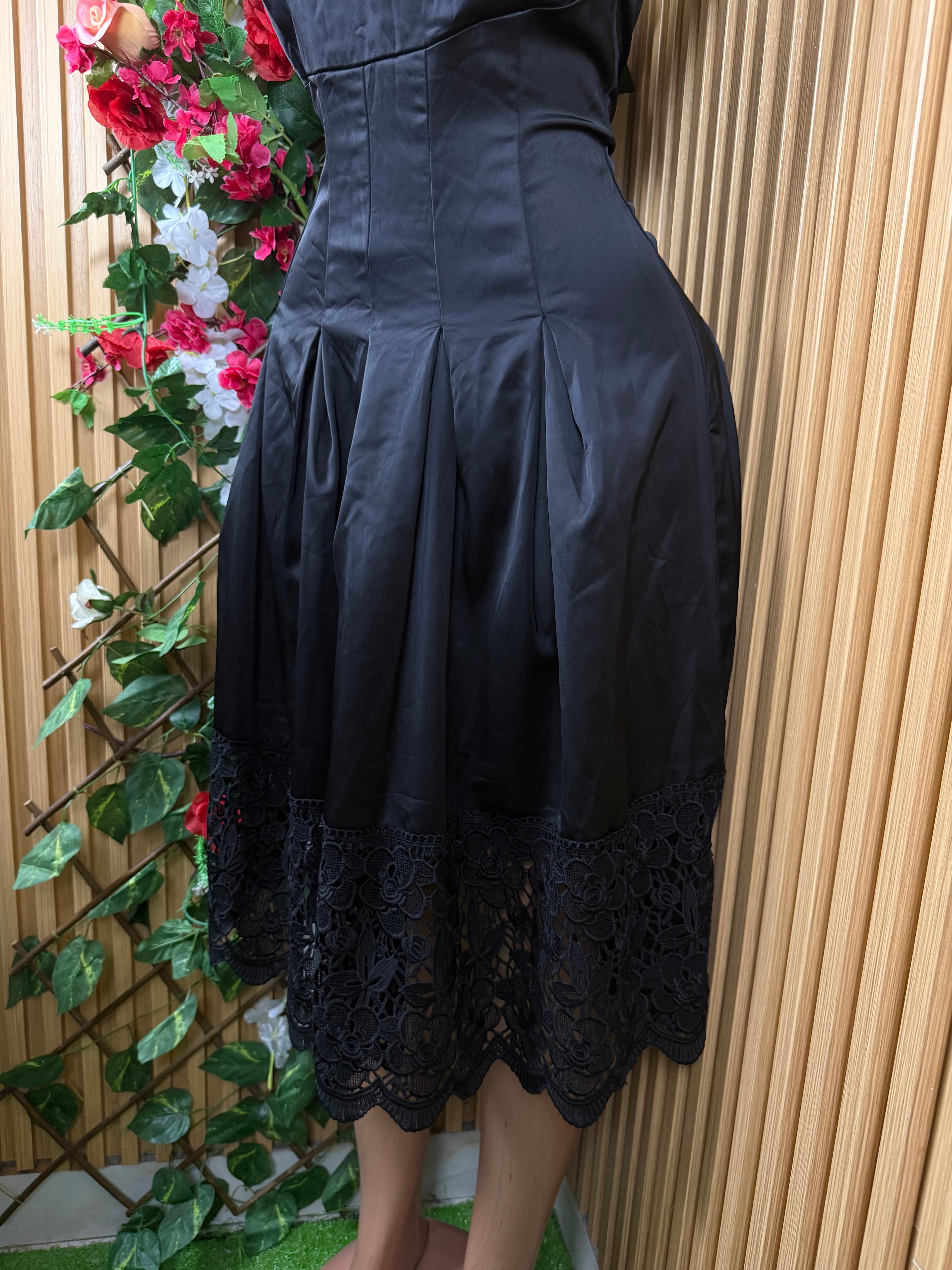 Robe évasée mi longue sans manches longues-M