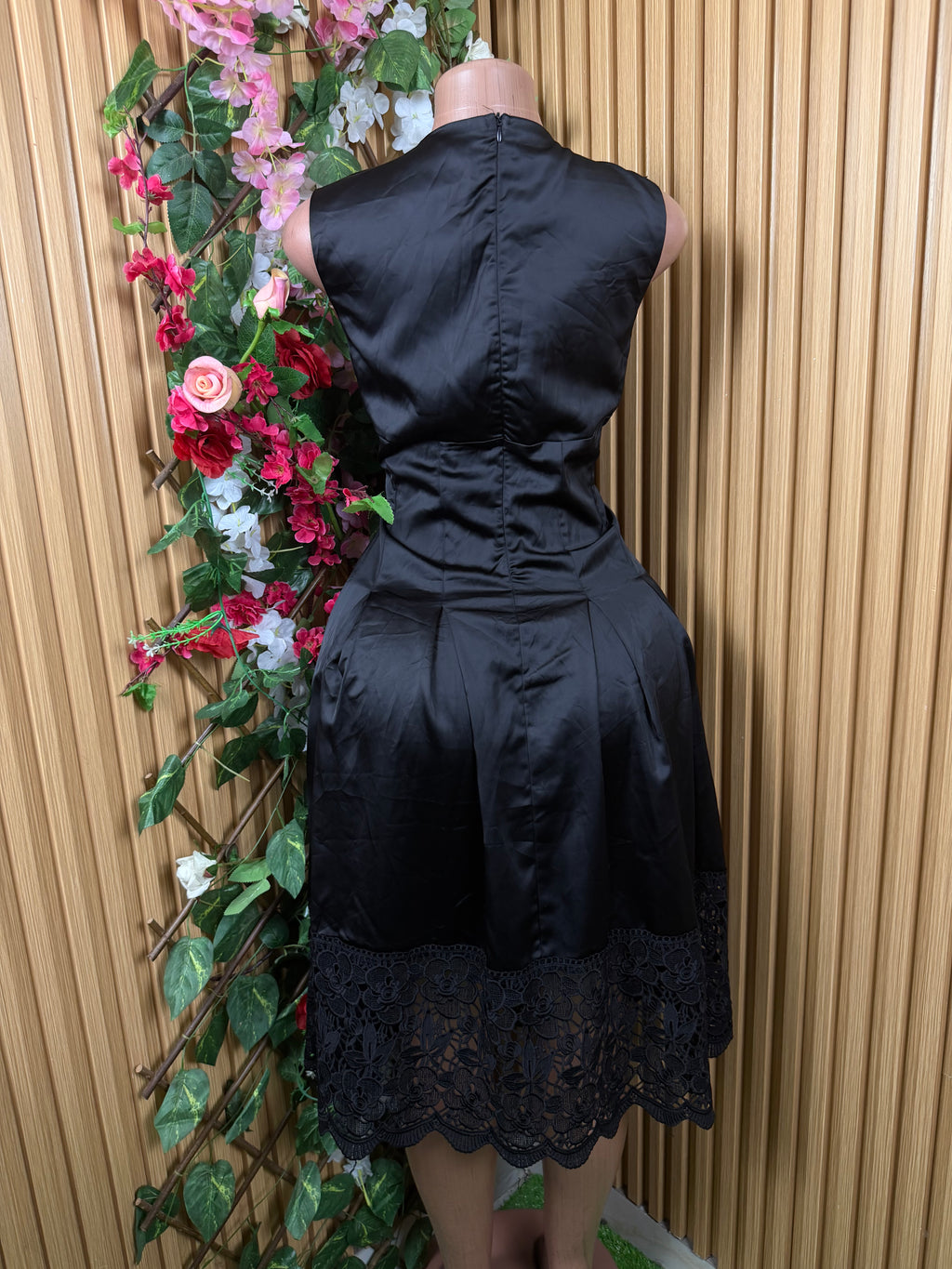 Robe évasée mi longue sans manches longues-M