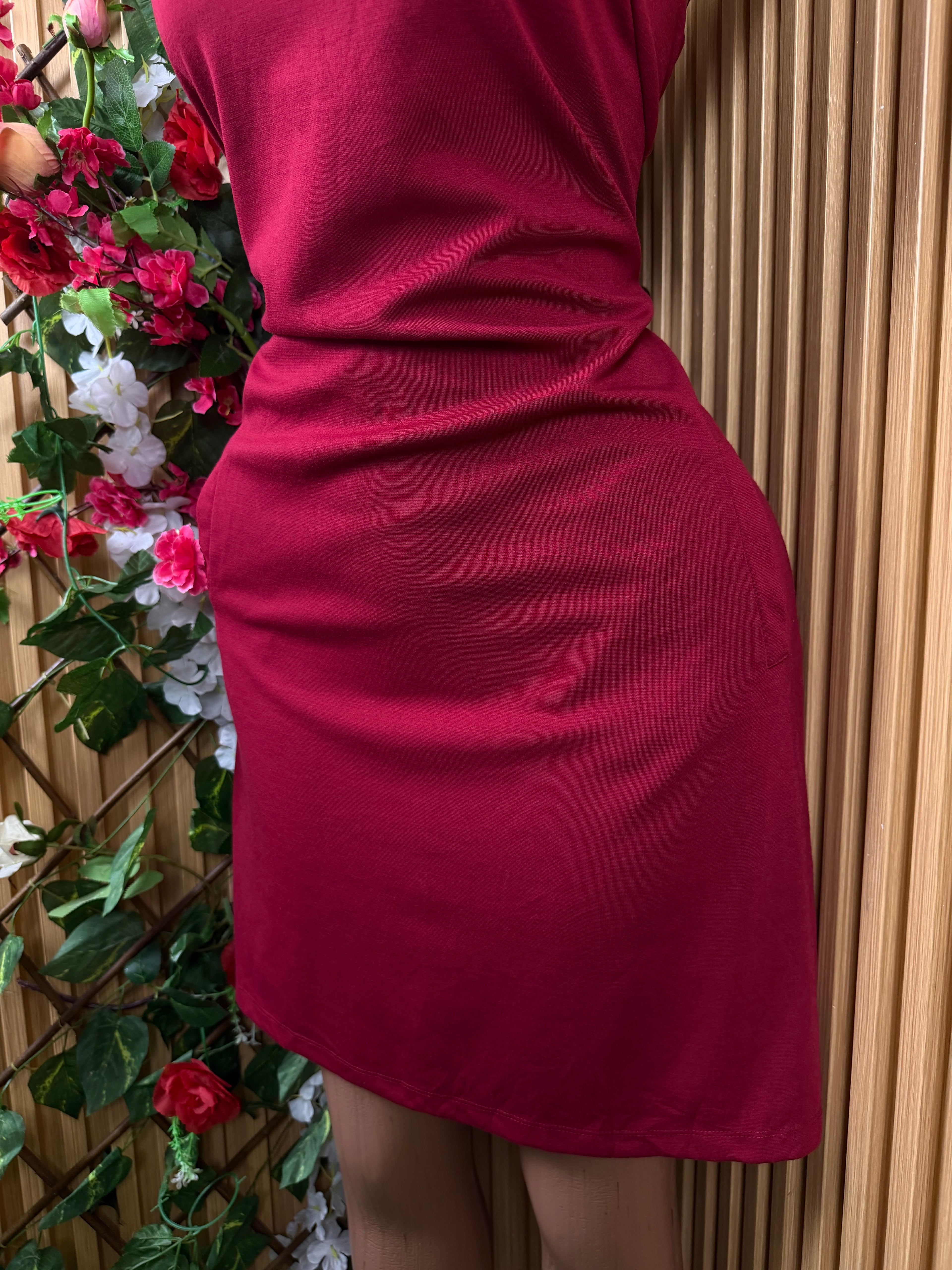 Robe moulante sans manches décolletée-L