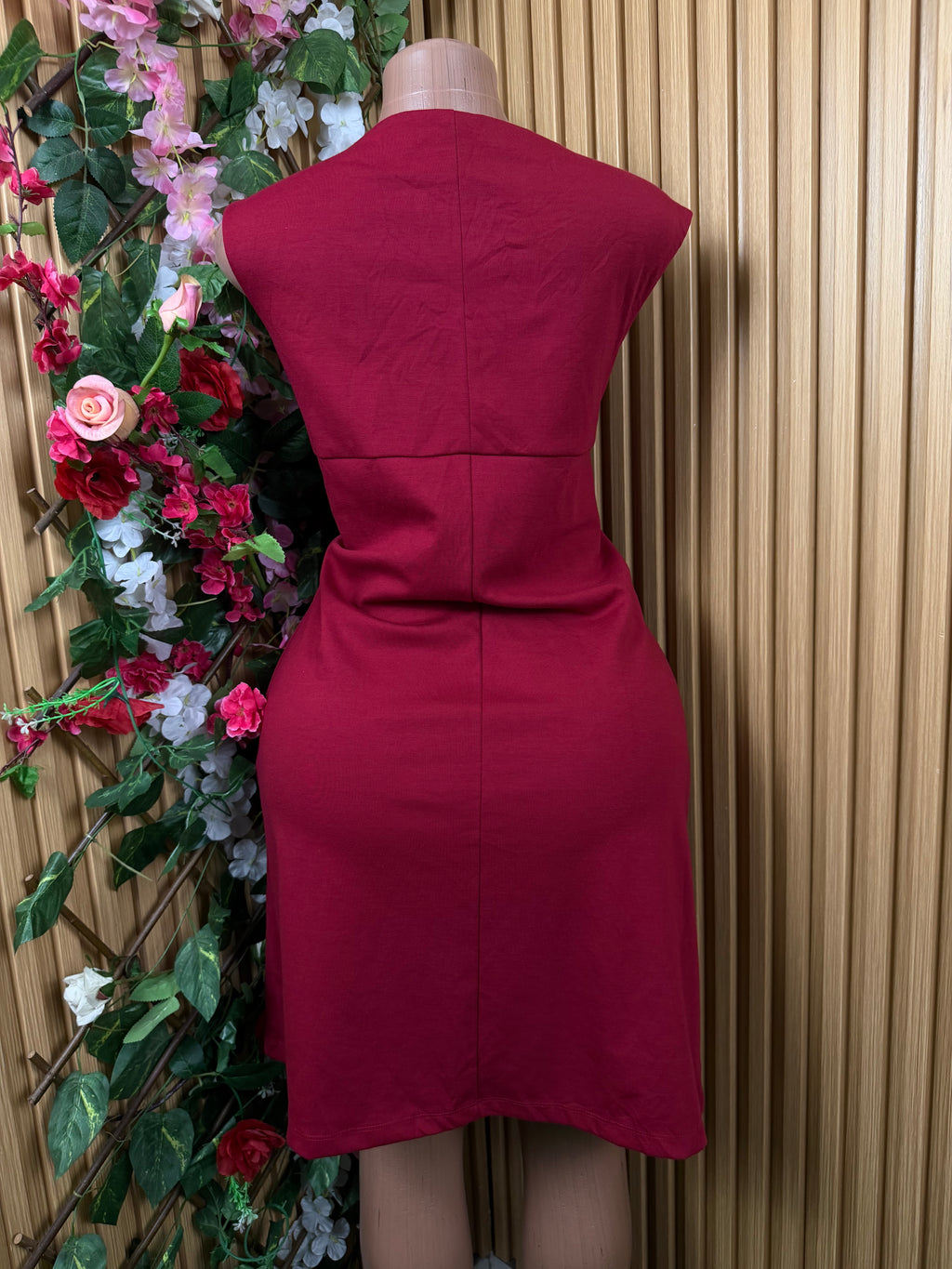 Robe moulante sans manches décolletée-L