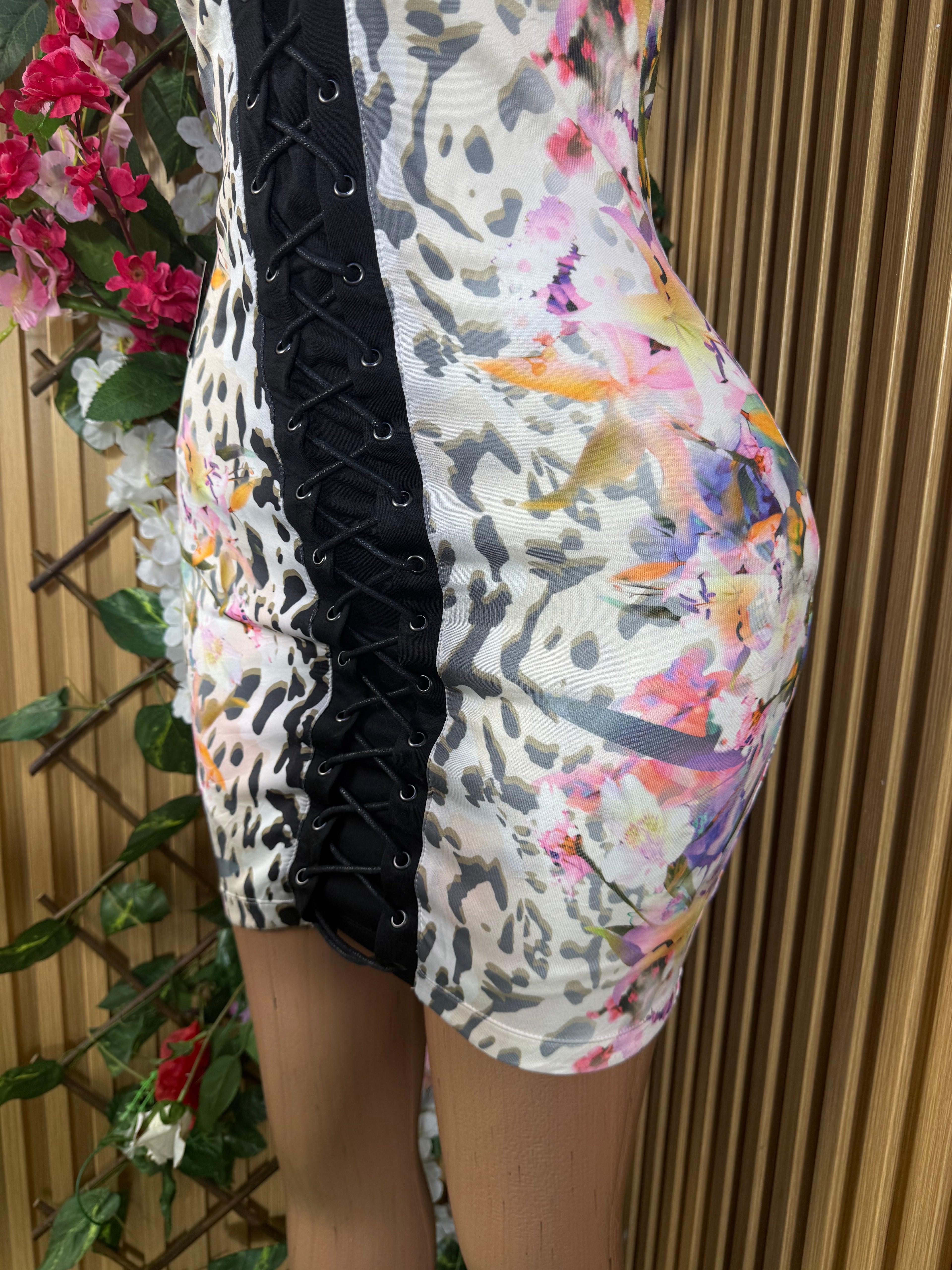 Robe moulante slim sans manches décolléctée - Perluna Store
