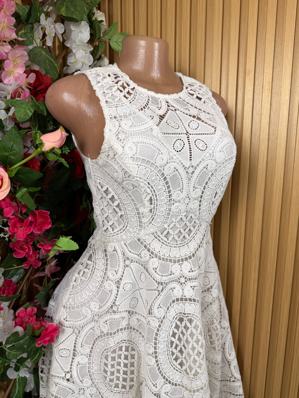 Robe évasée sans manches décolletée-S