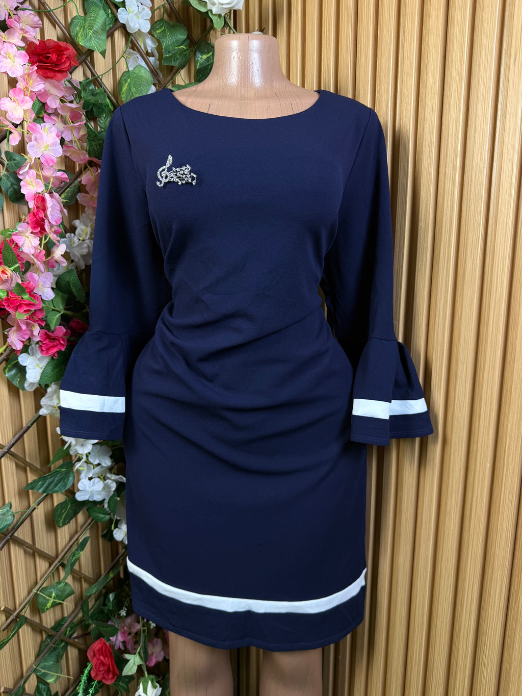 Robe évasée manches longues décollectée - Perluna Store
