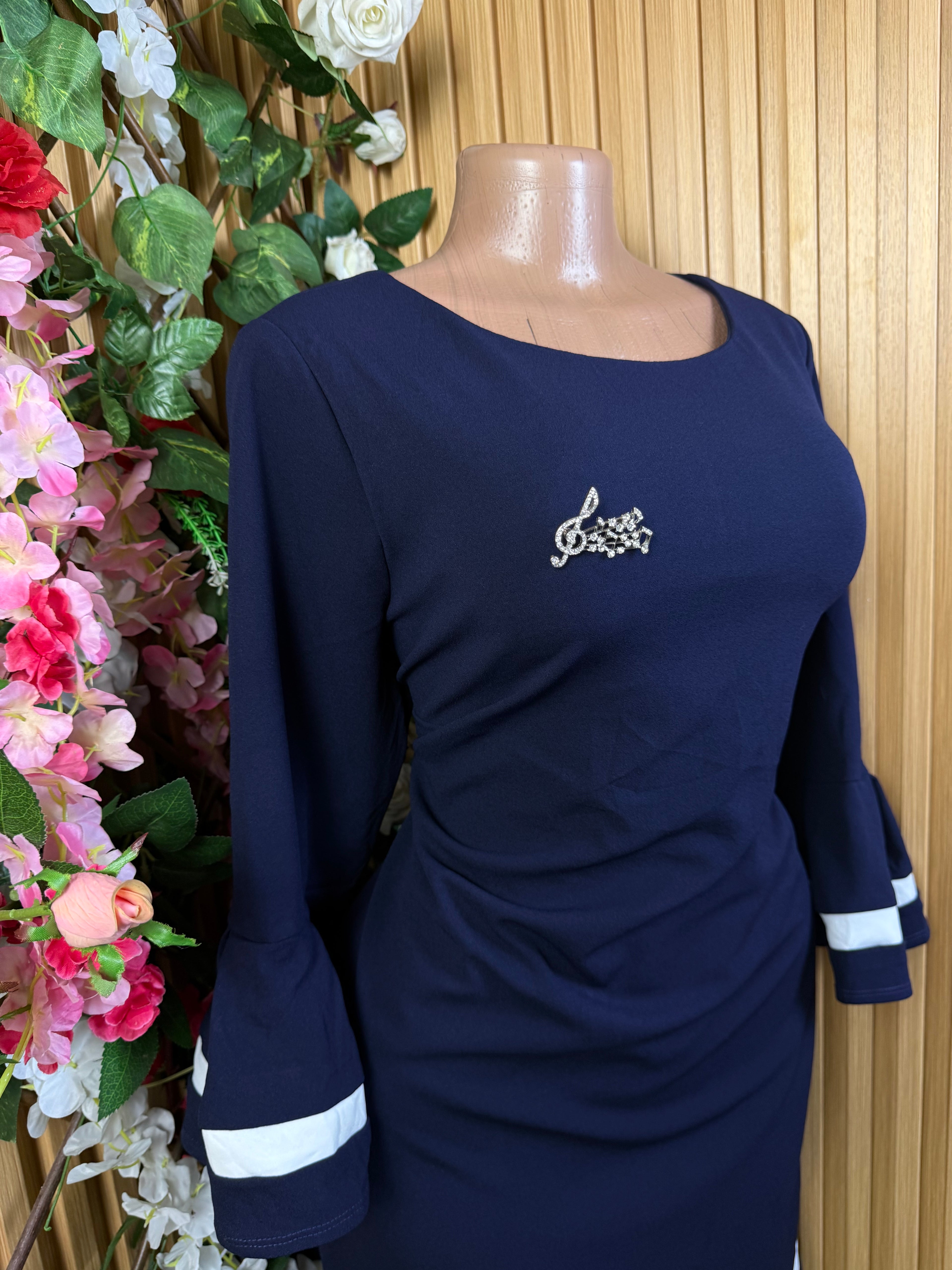 Robe évasée manches longues décollectée - Perluna Store