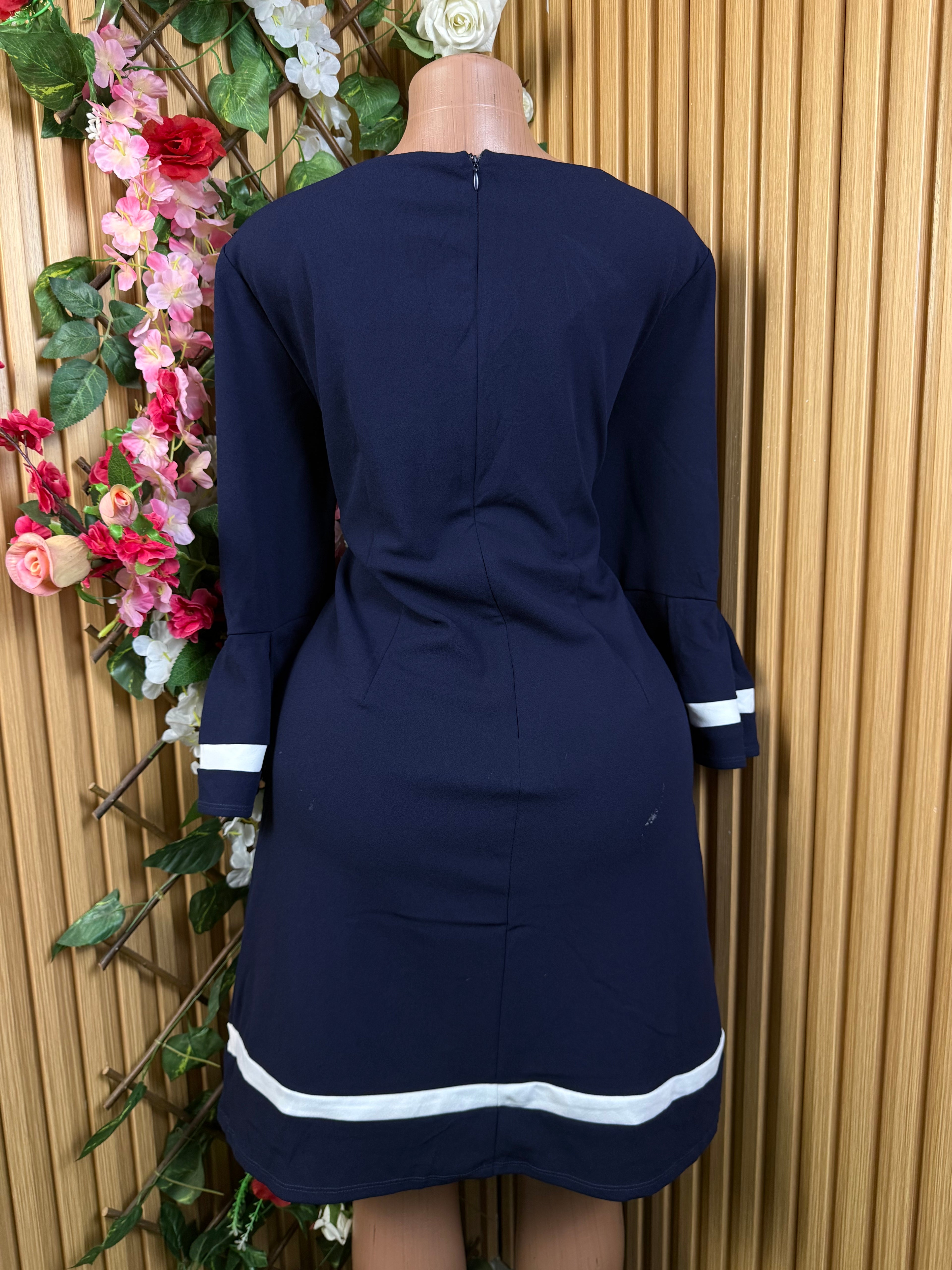 Robe évasée manches longues décollectée - Perluna Store