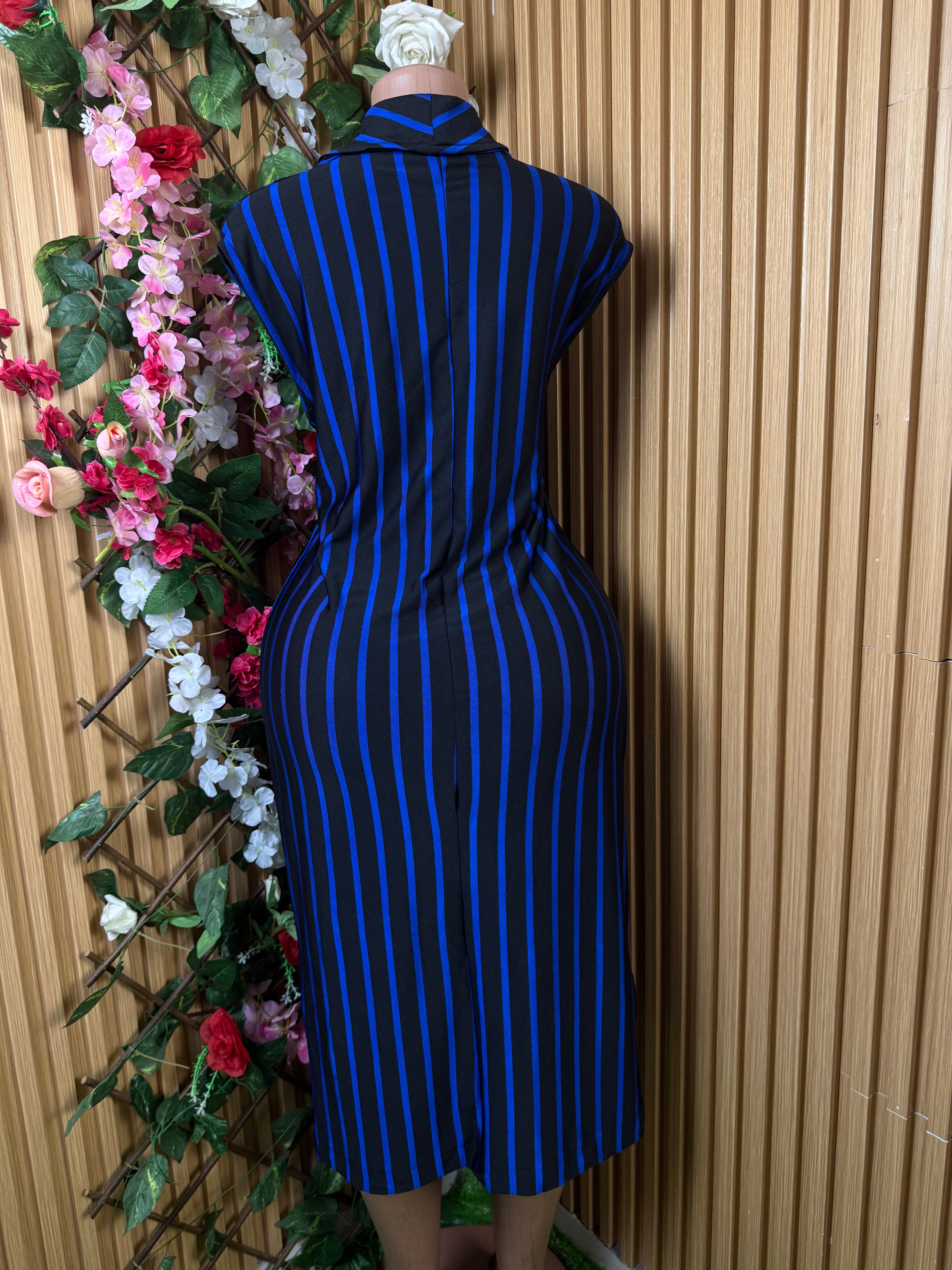 Robe droite longue manches courtes décollectée - Perluna Store