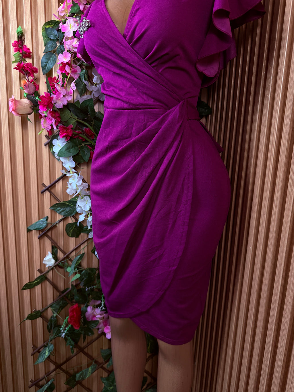 Robe moulante manches courtes décollectée - Perluna Store