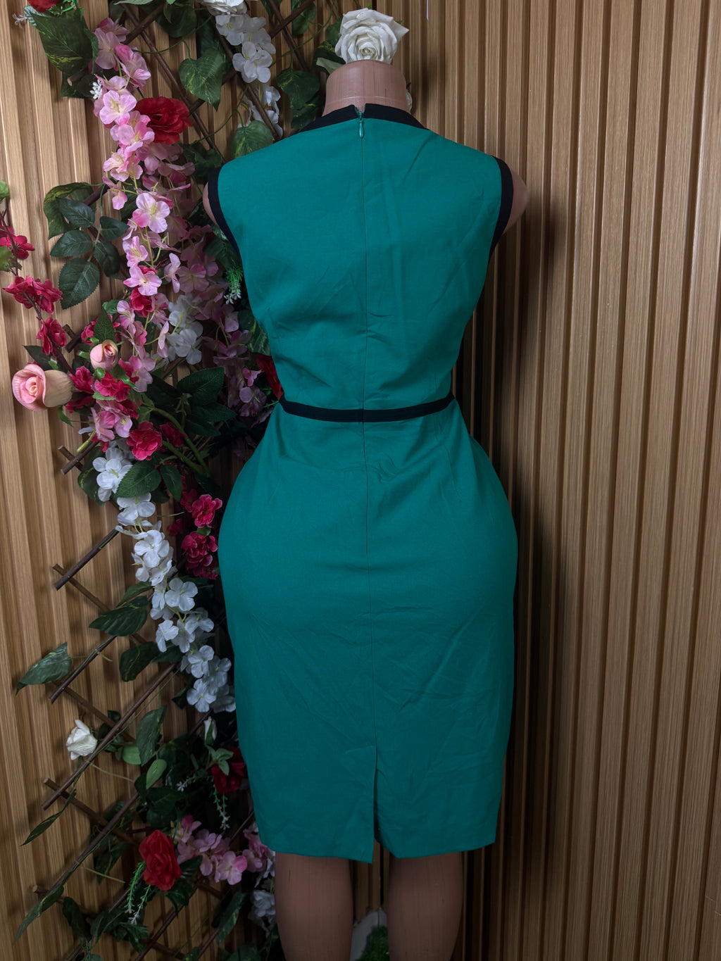 Robe droite sans manches dénudée - Perluna Store