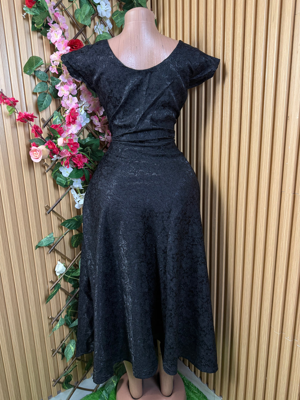 Robe évasée longue sans manches décollectée - Perluna Store