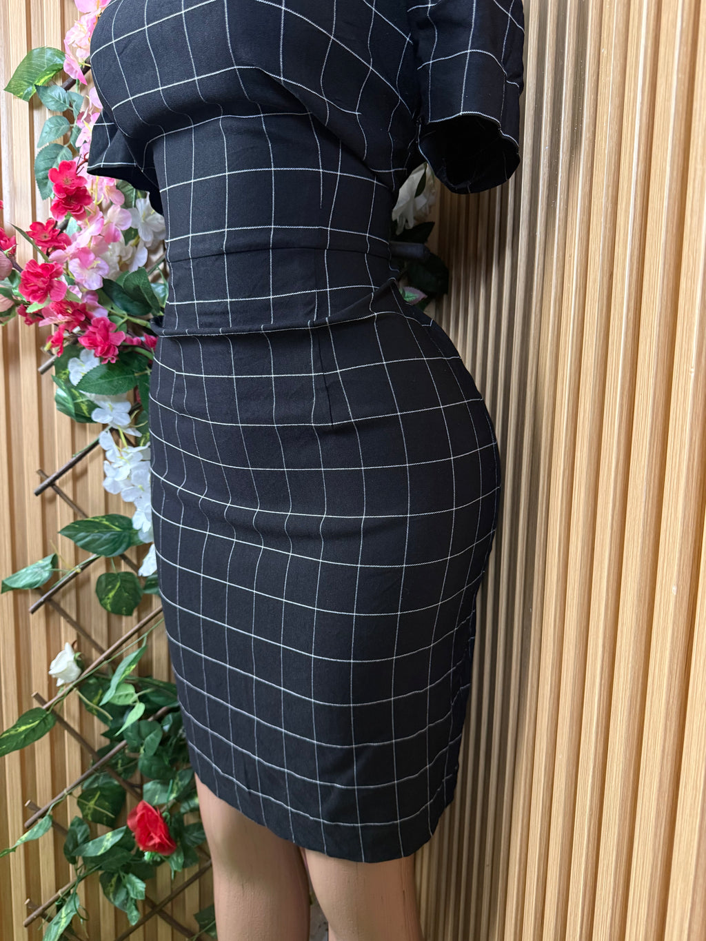 Robe moulante manches courtes décollectée - Perluna Store