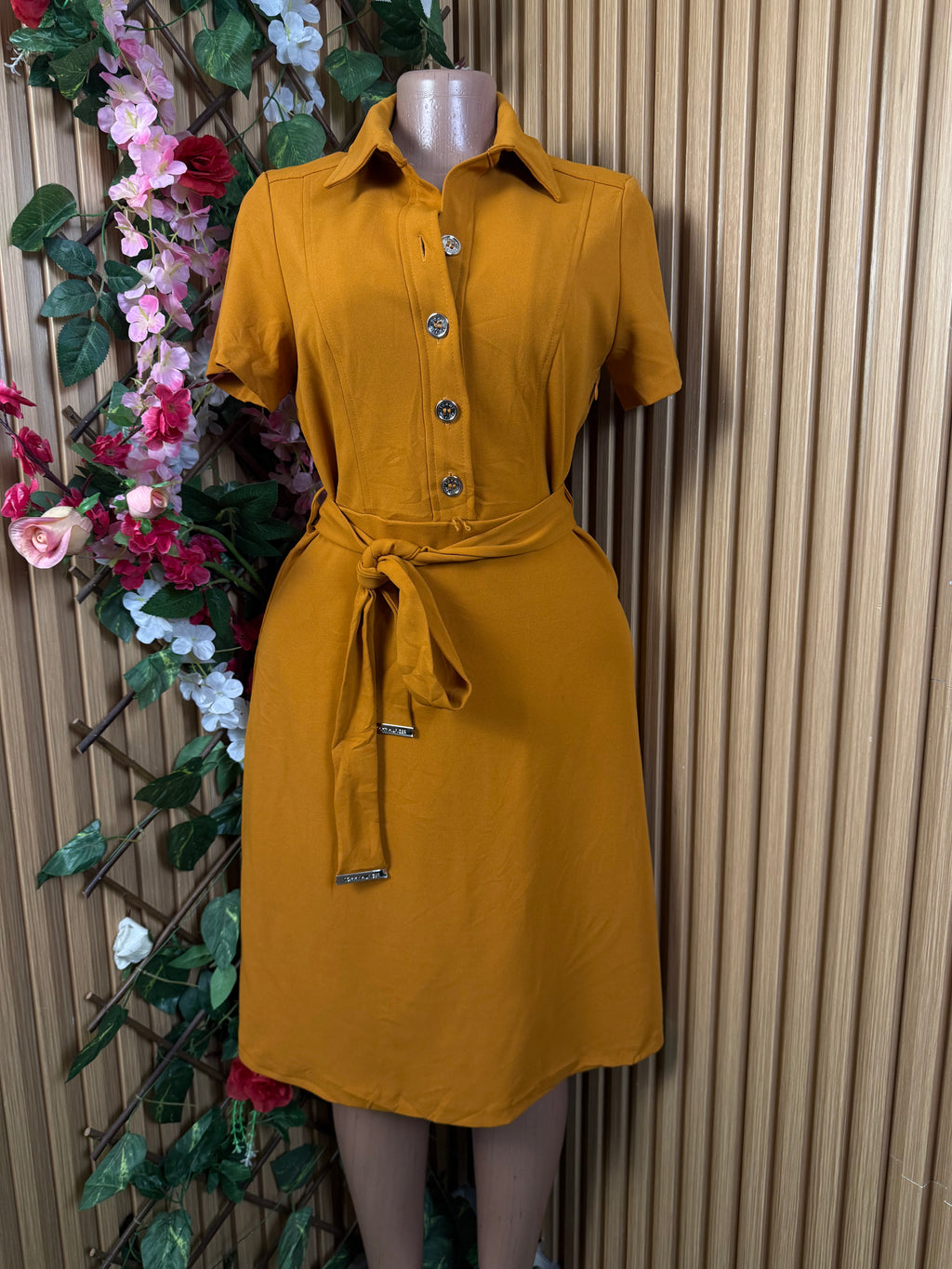 Robe évasé manches courtes à col chemeise avec boutons - Perluna Store