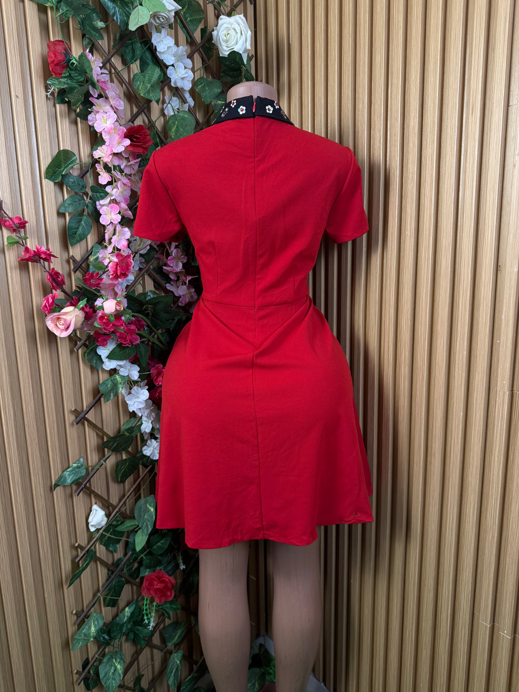 Robe droite slim manches courtes à col chemise - Perluna Store