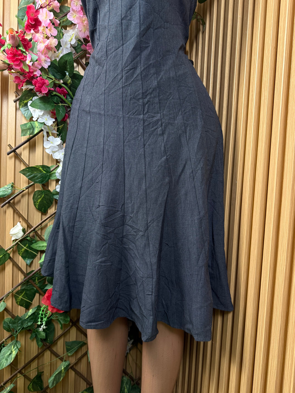 Robe évasée sans manchescol carré - Perluna Store