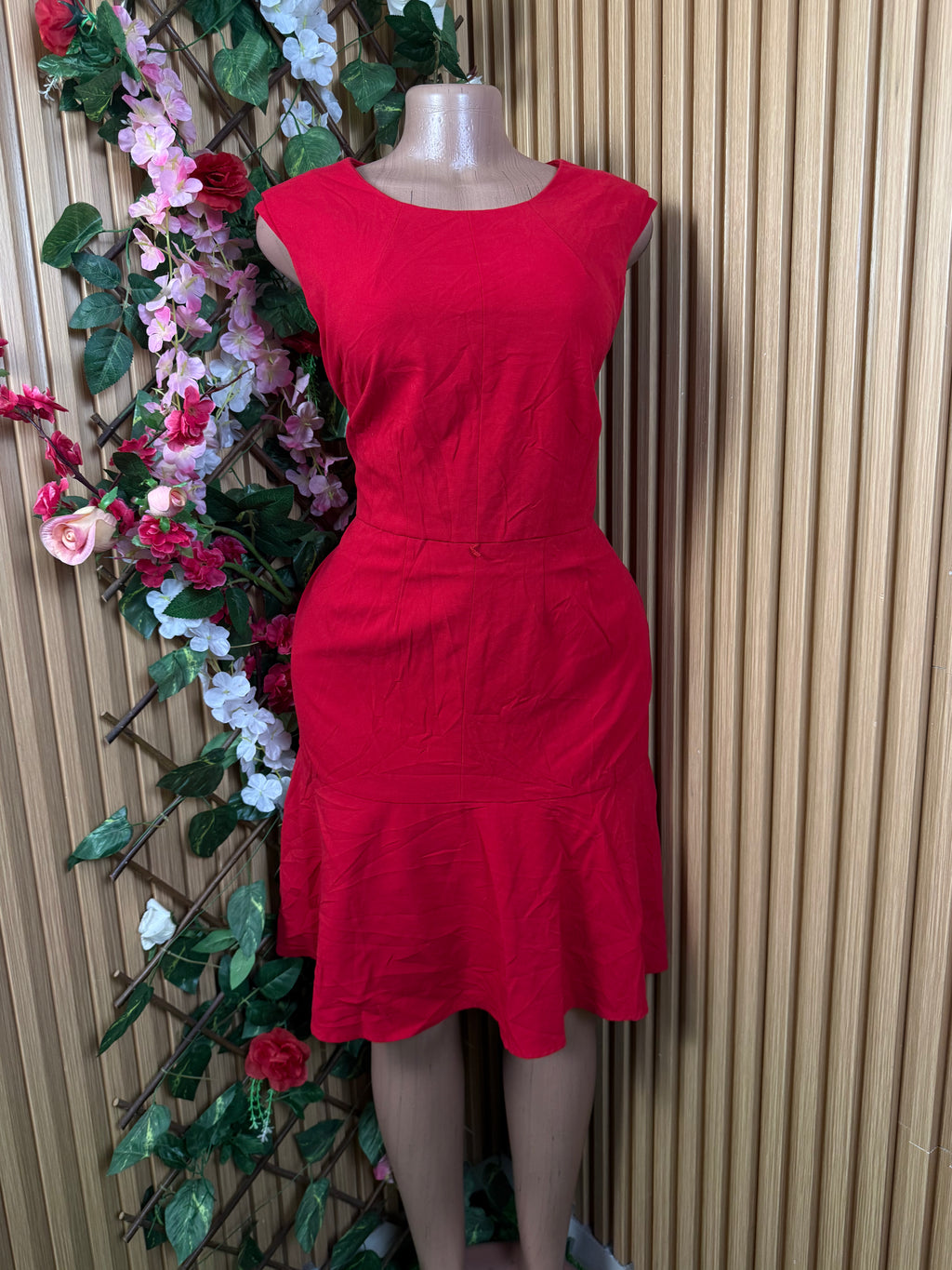 Robe évasée  sans manches décollectée - Perluna Store