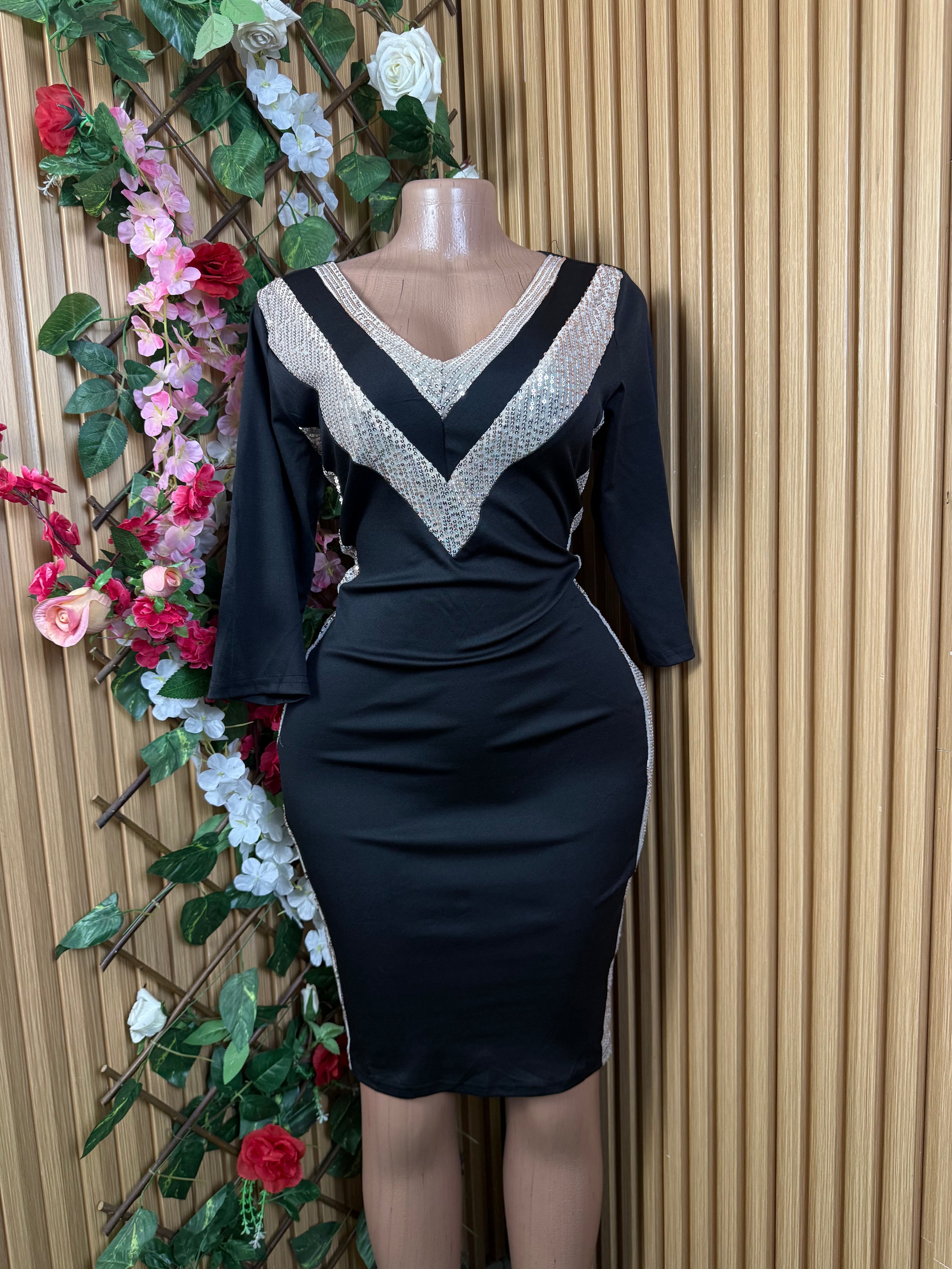 Robe moulante manches longues col V - Perluna Store