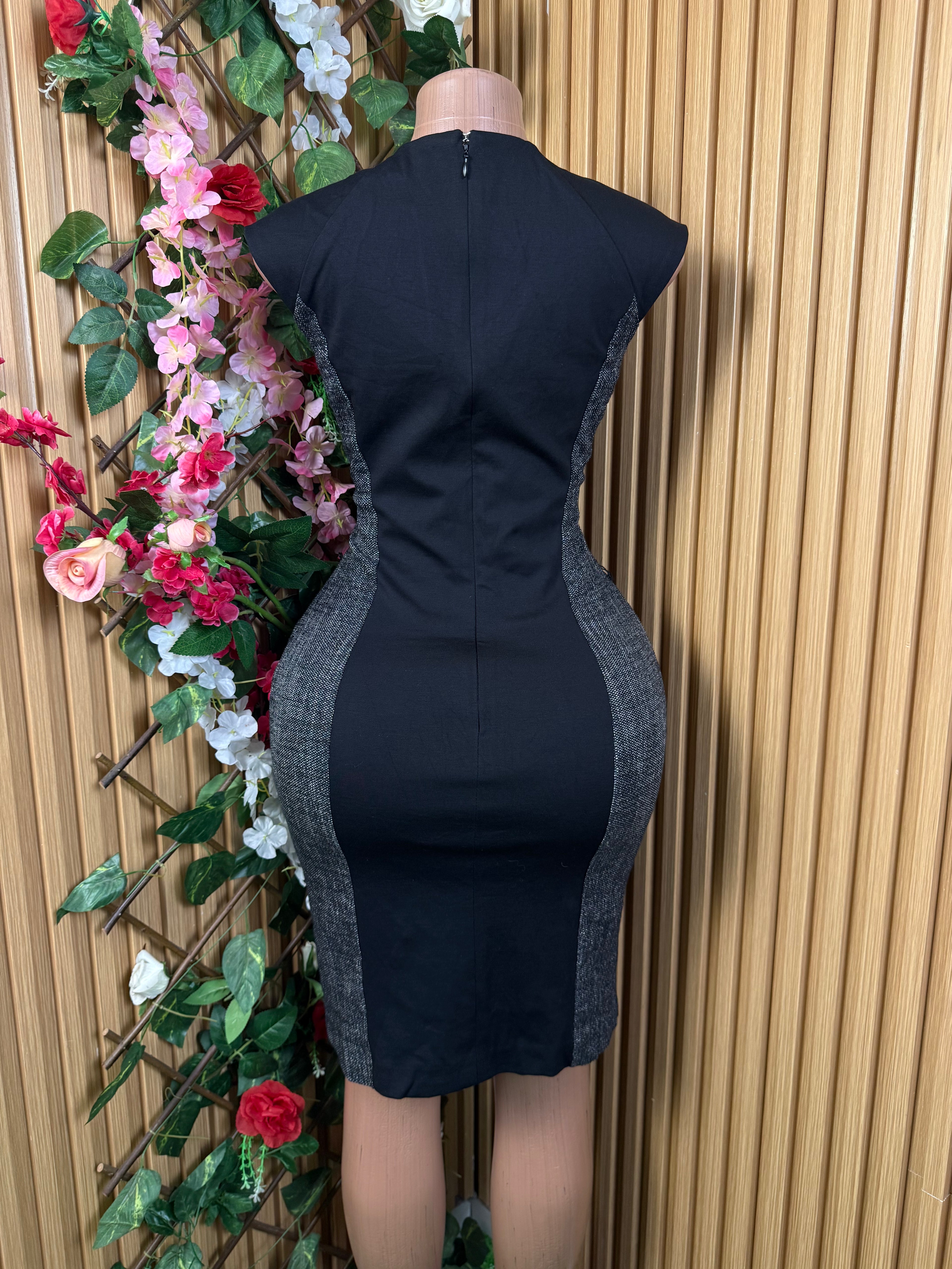 Robe moulante sans manche décollectée à deux temps - Perluna Store