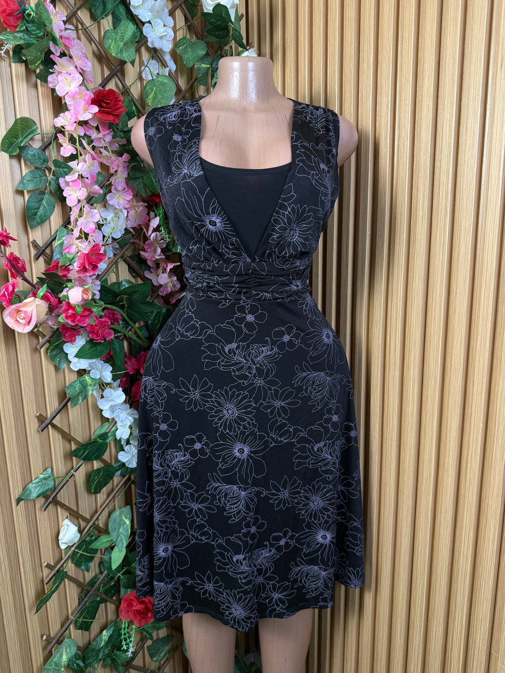Robe évasée sans manches col carré - Perluna Store