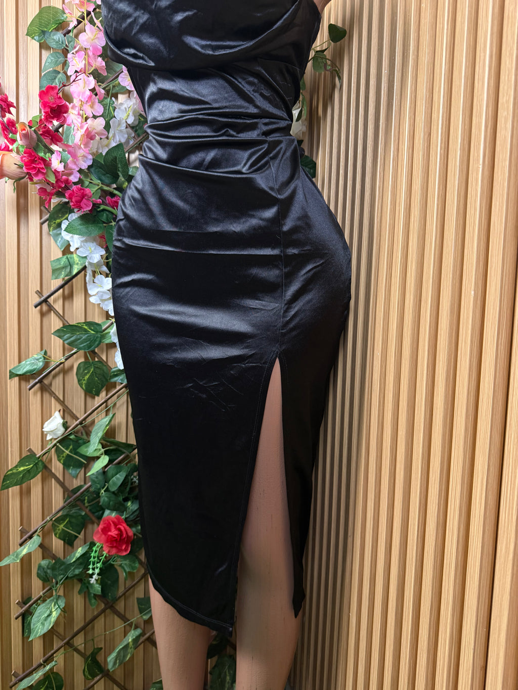 Robe moulante à fines bretelles décolletée avec fente-L - Perluna Store
