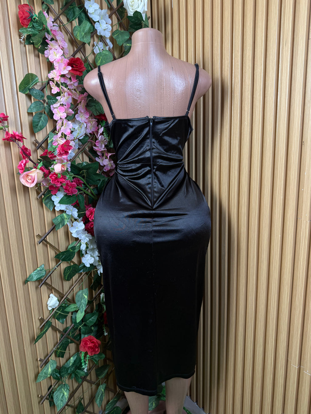 Robe moulante à fines bretelles décolletée avec fente-L - Perluna Store
