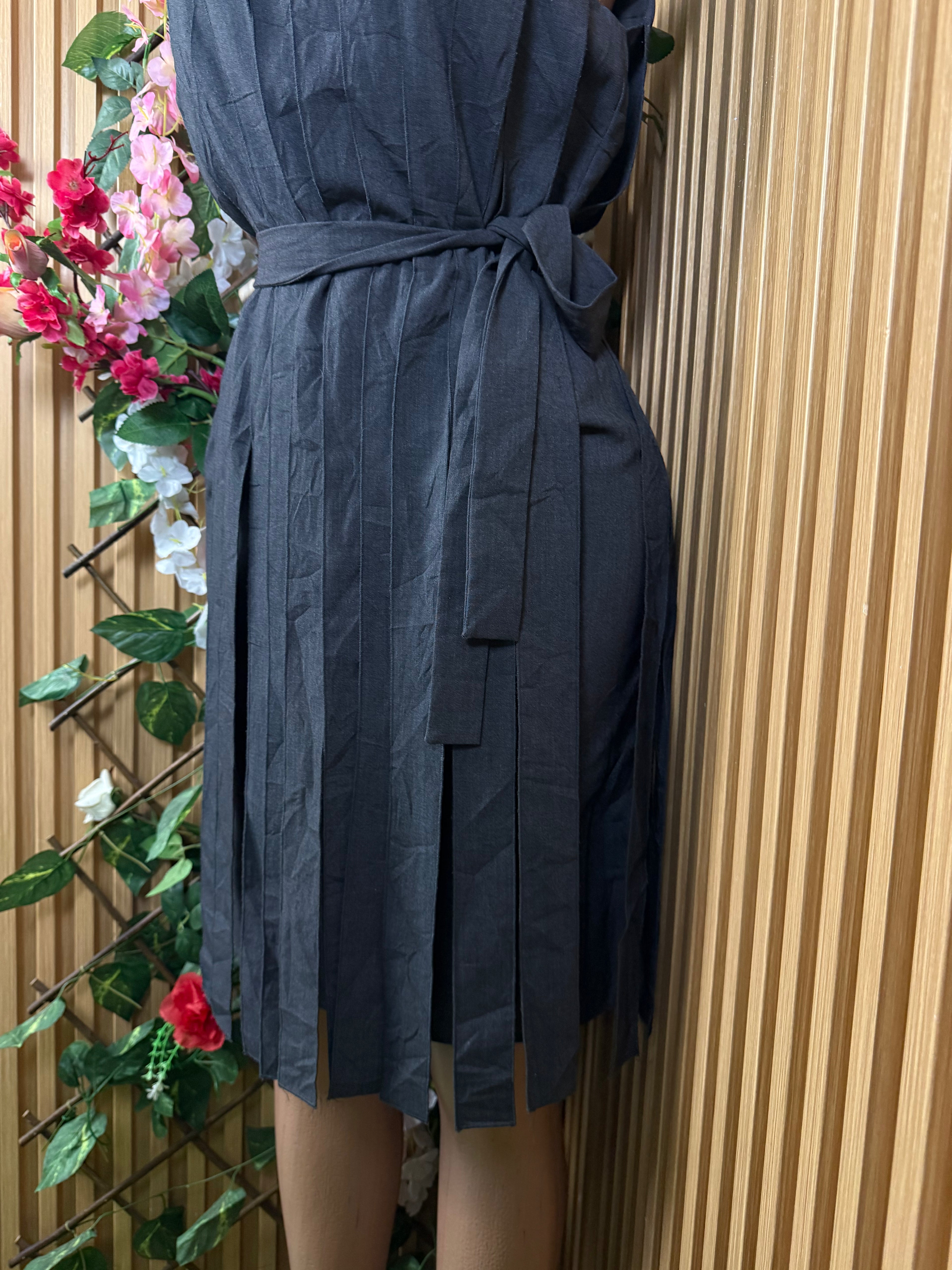Robe droite stylée sans manches courtes ceintrée - Perluna Store