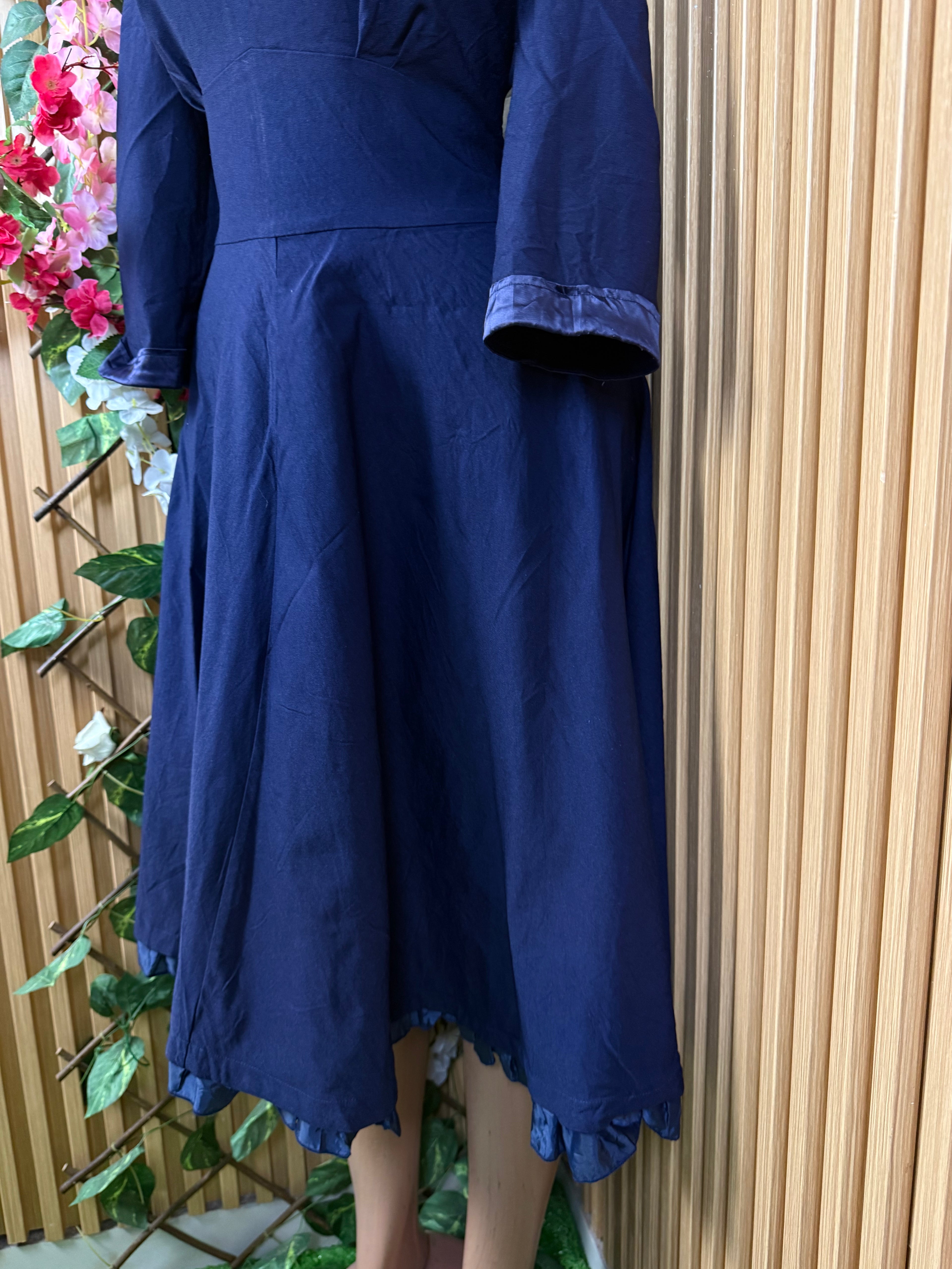 Robe évasée manches longues décollectée - Perluna Store