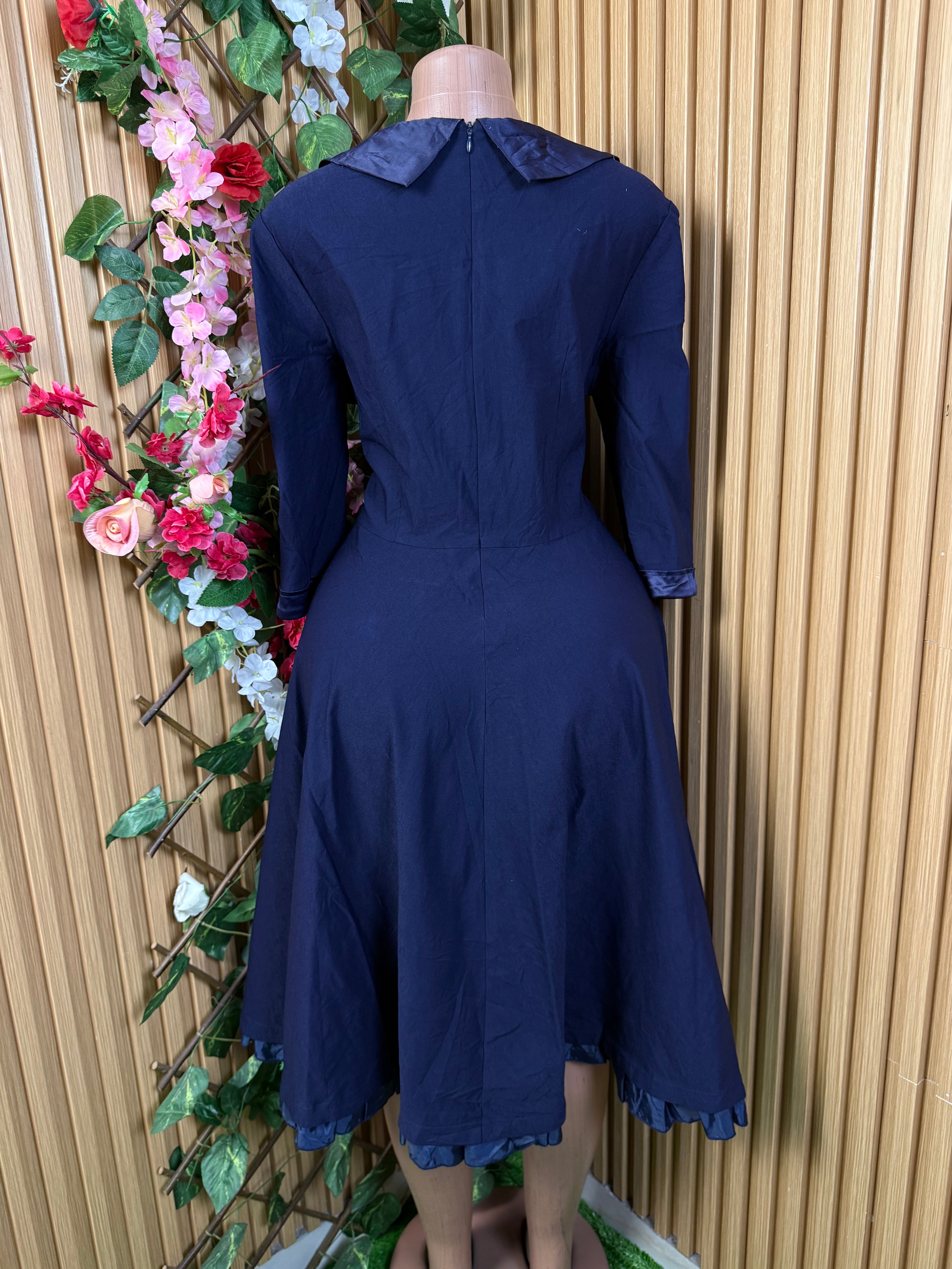 Robe évasée manches longues décollectée - Perluna Store