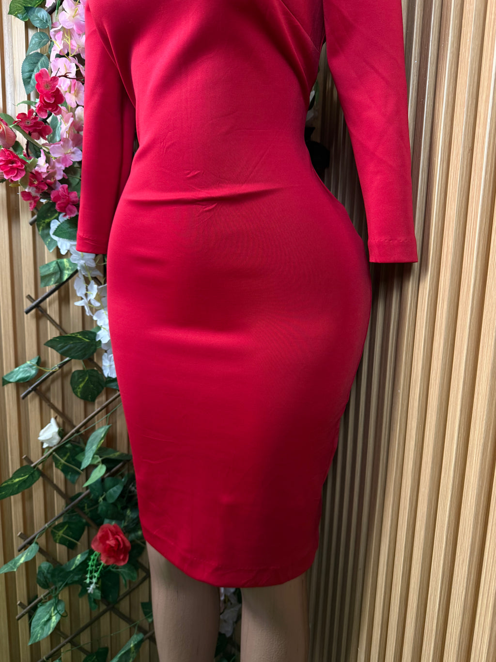 Robe moulante manches longues décollectée - Perluna Store