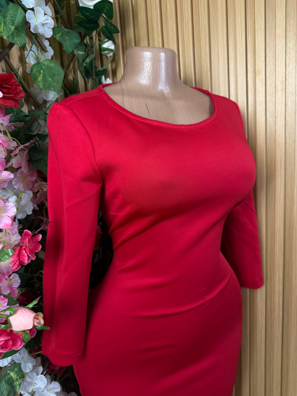 Robe moulante manches longues décollectée - Perluna Store