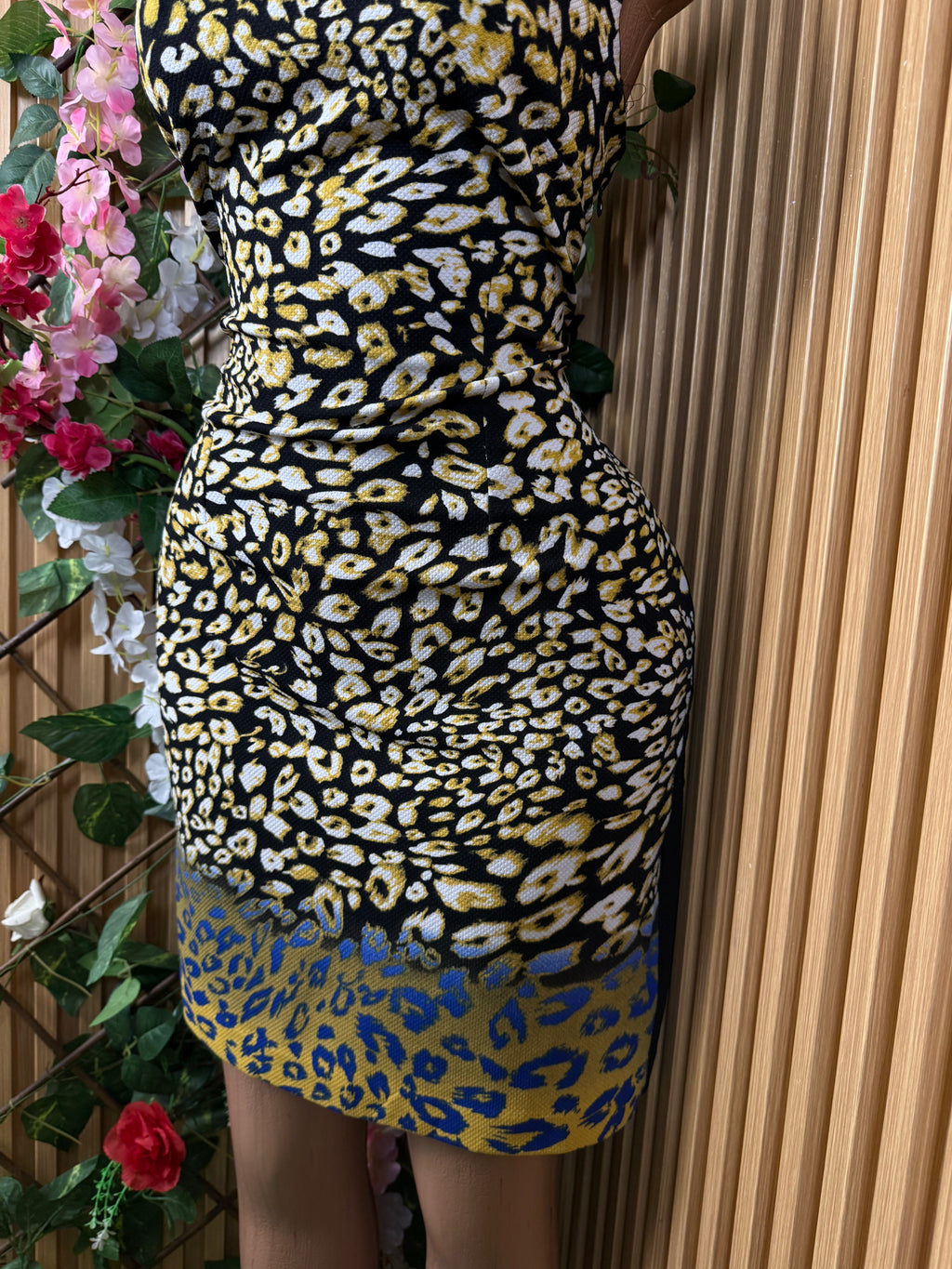 Robe moulante slim sans manches décollectée - Perluna Store