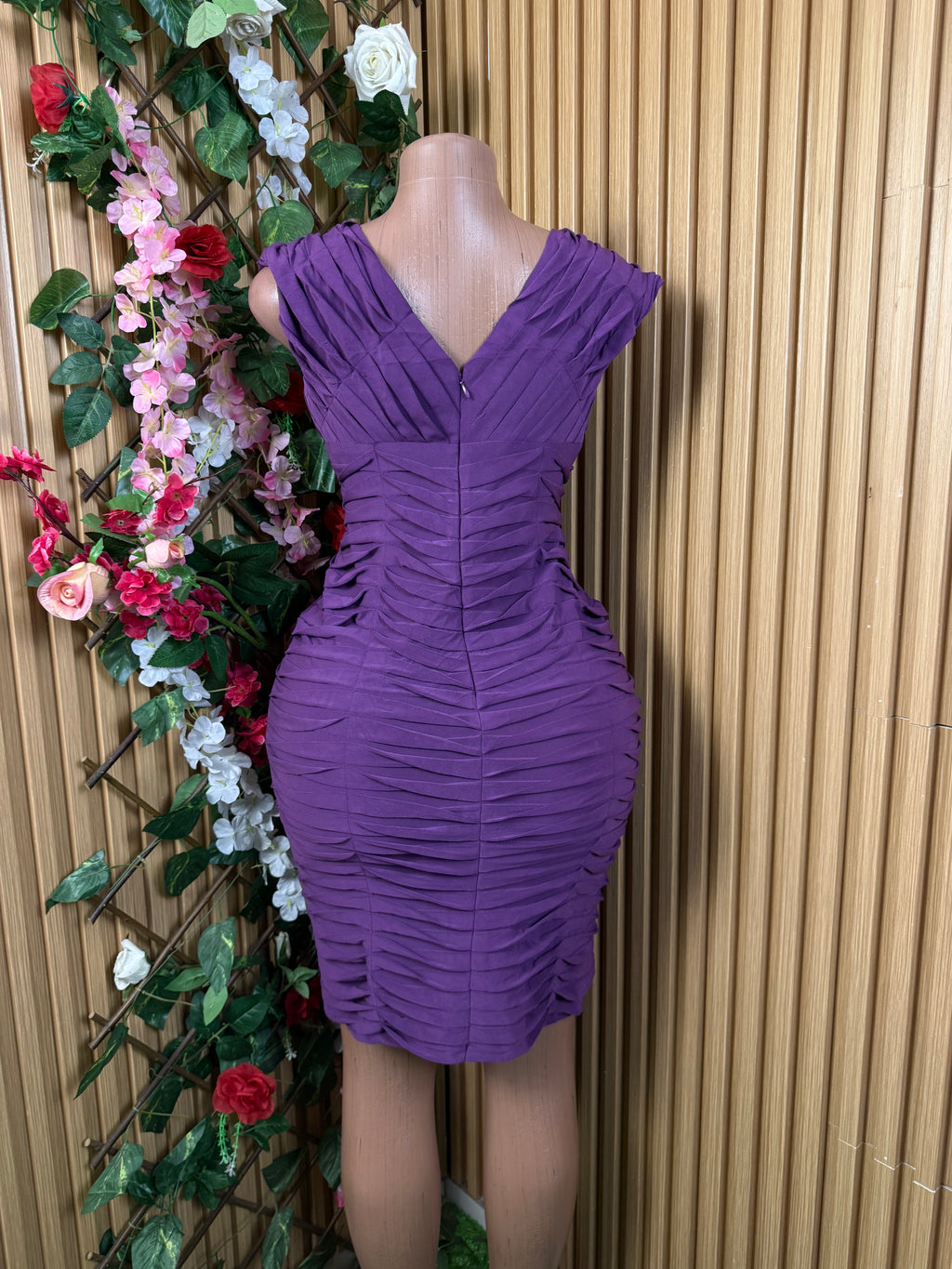 Robe moulante sans manche décollectée - Perluna Store